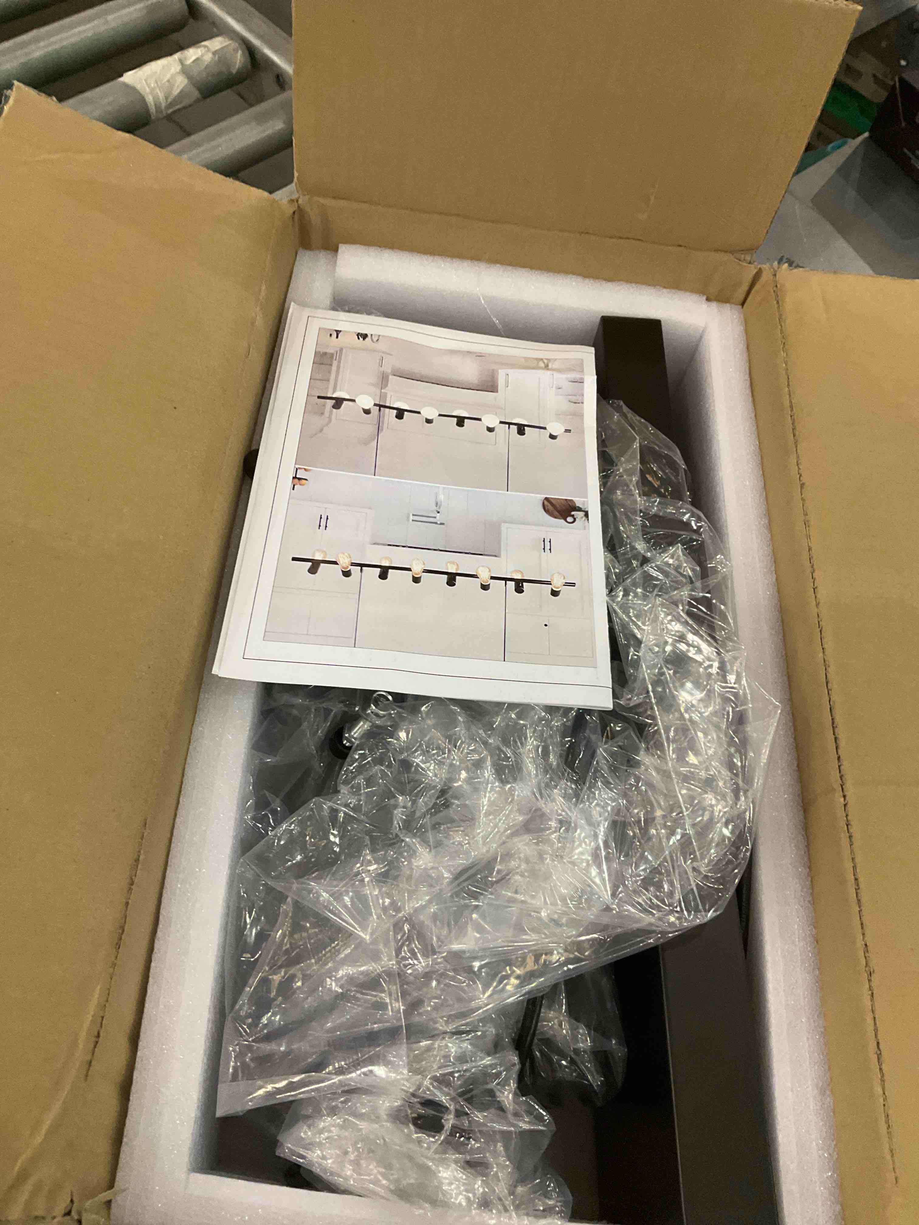 https://s3.amazonaws.com/lotting-images-prod/BargainHunt/EXS01093942_1709052110137.jpeg