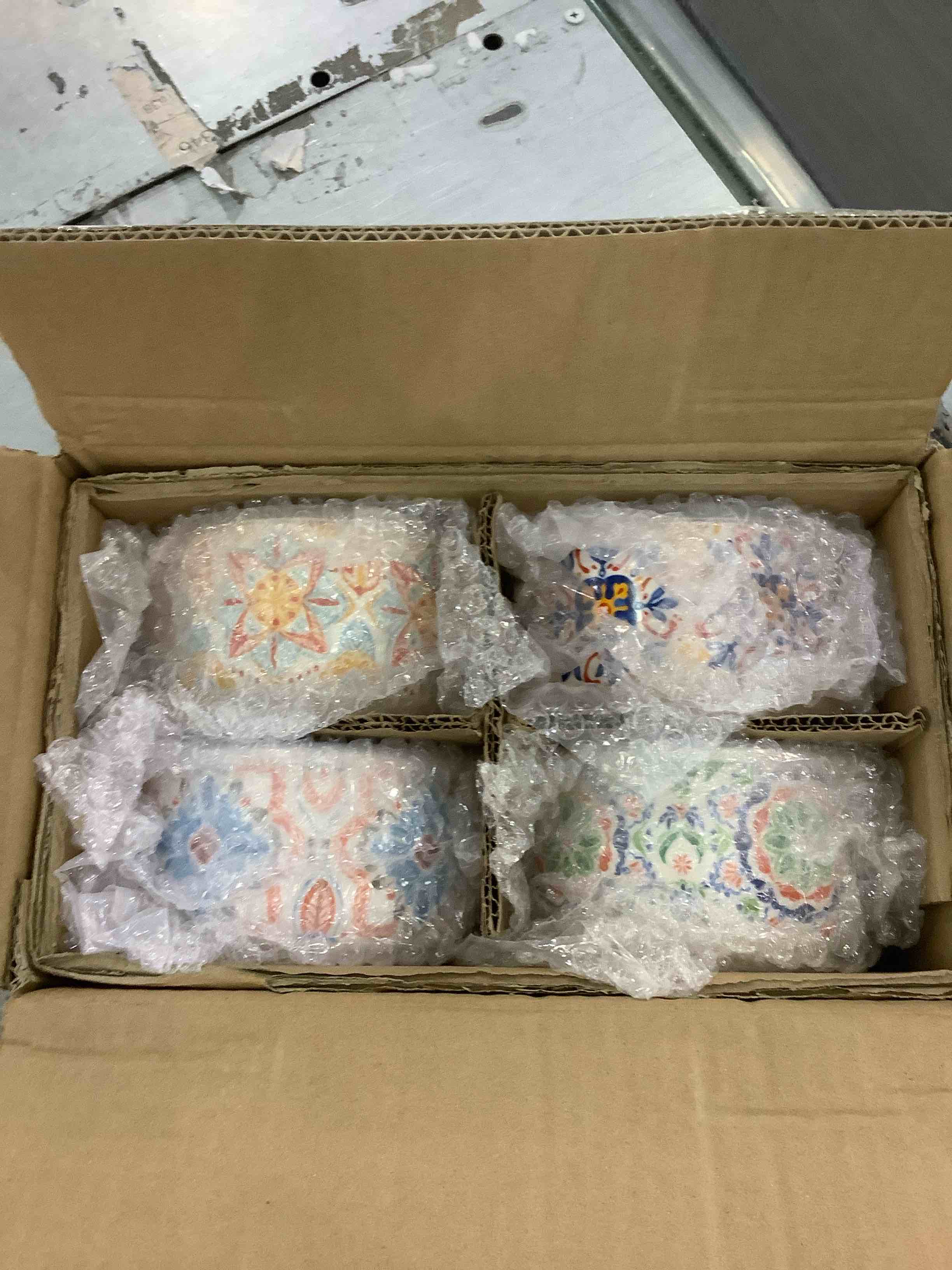 https://s3.amazonaws.com/lotting-images-prod/BargainHunt/EXS01094081_1708618921869.jpeg