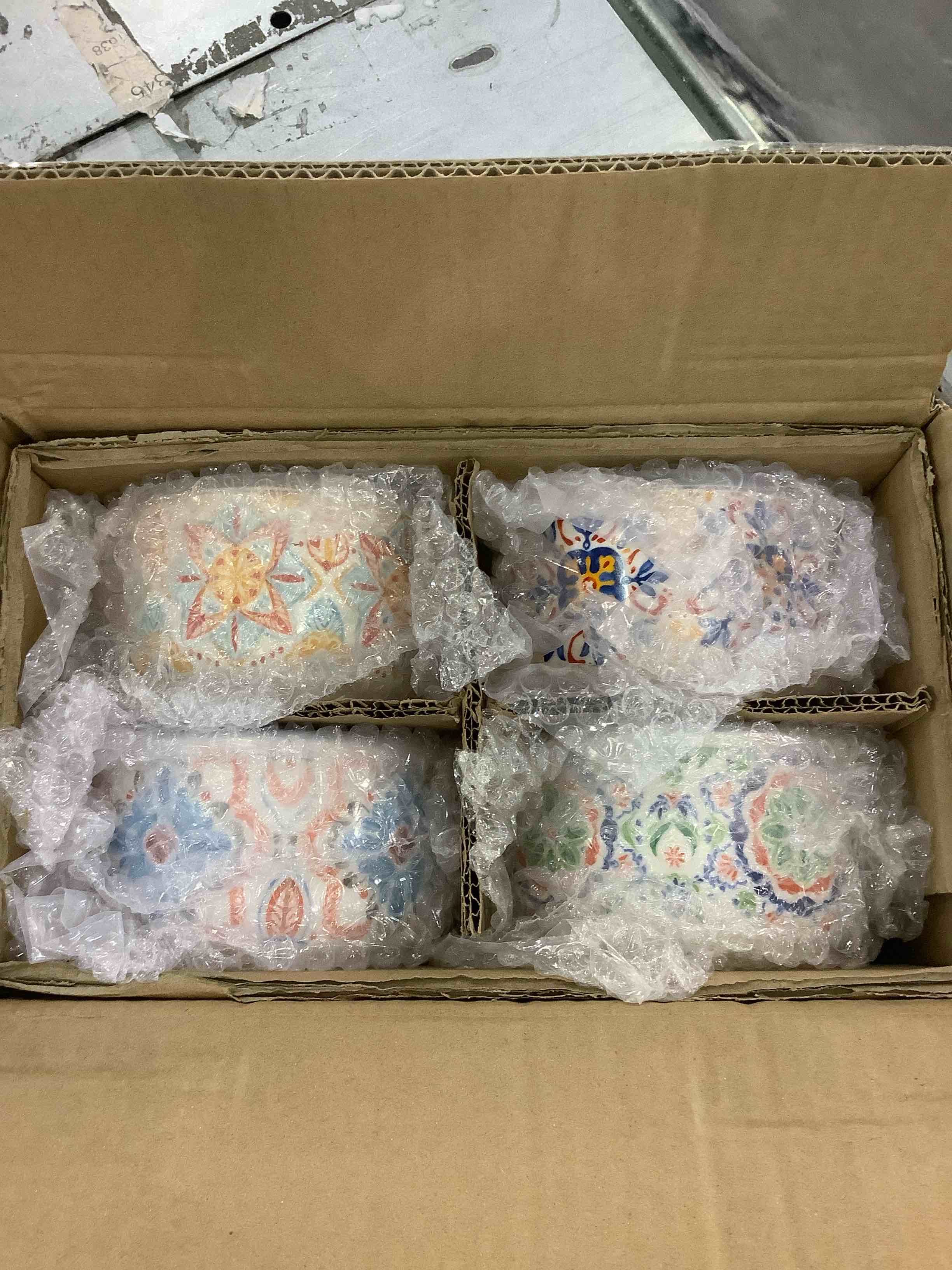 https://s3.amazonaws.com/lotting-images-prod/BargainHunt/EXS01094081_1708618923058.jpeg