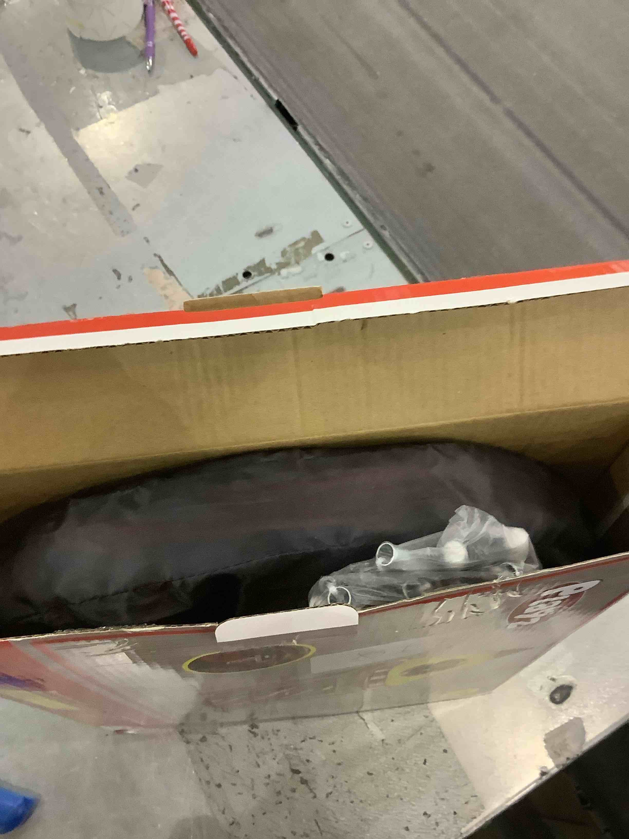 https://s3.amazonaws.com/lotting-images-prod/BargainHunt/EXS01094085_1708624565445.jpeg