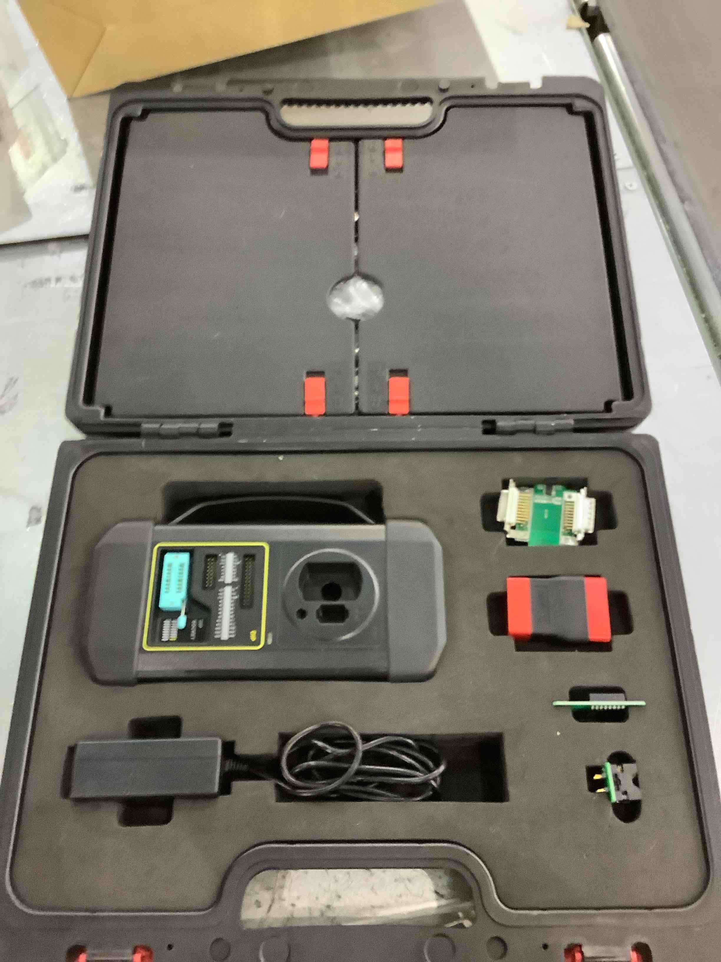 https://s3.amazonaws.com/lotting-images-prod/BargainHunt/EXS01094163_1708691916341.jpeg