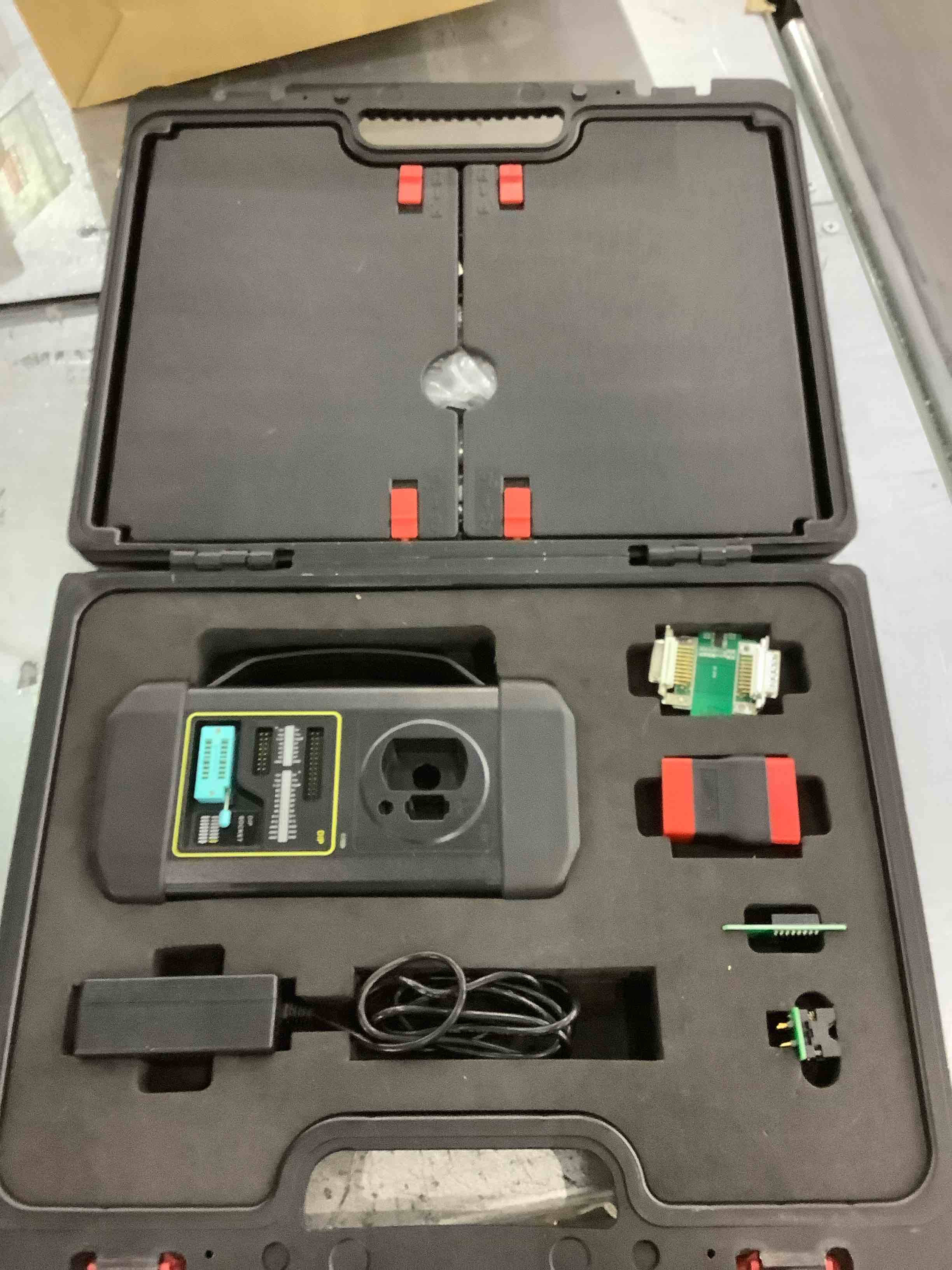 https://s3.amazonaws.com/lotting-images-prod/BargainHunt/EXS01094163_1708691917785.jpeg