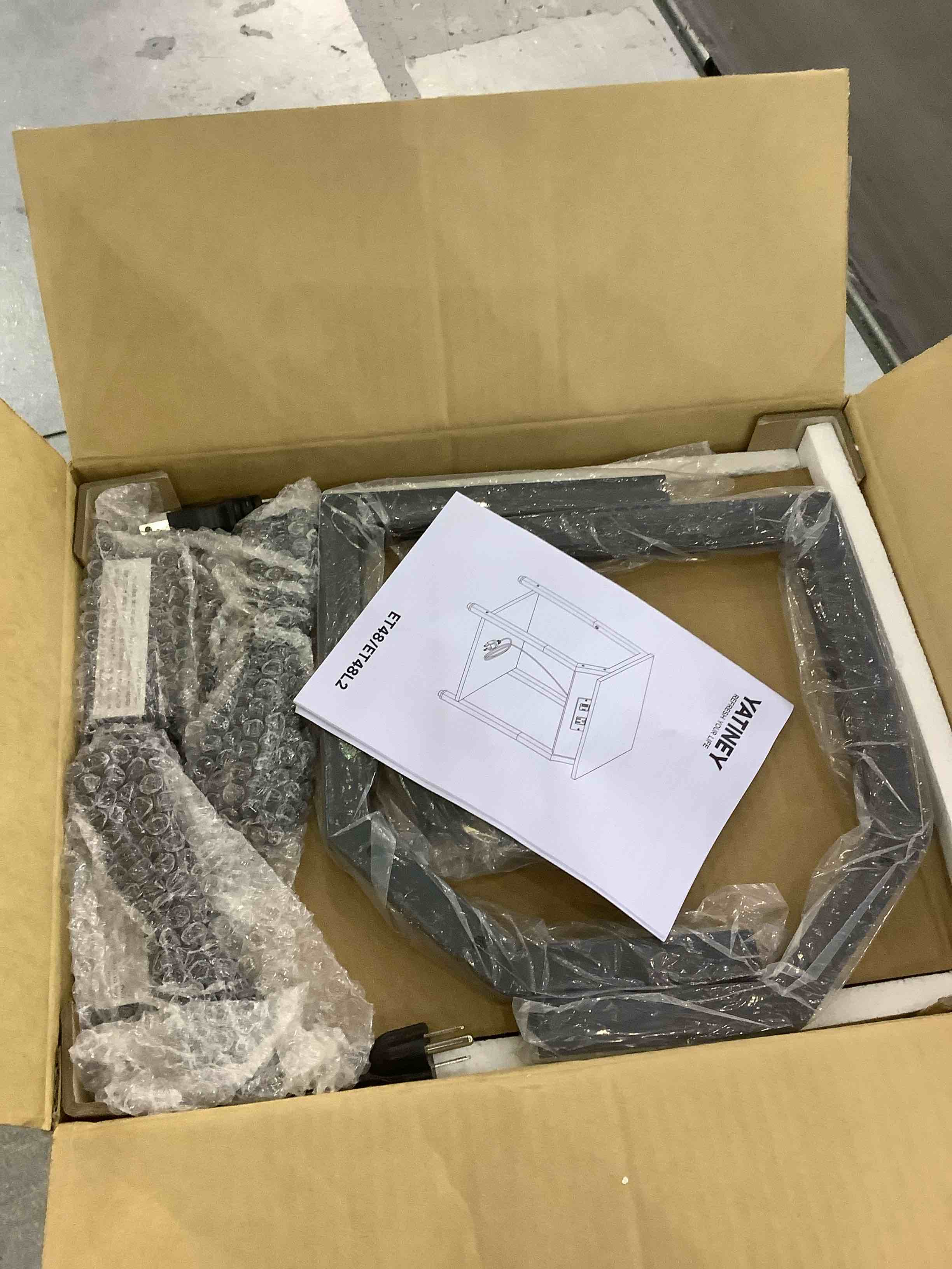 https://s3.amazonaws.com/lotting-images-prod/BargainHunt/EXS01094218_1708954865690.jpeg
