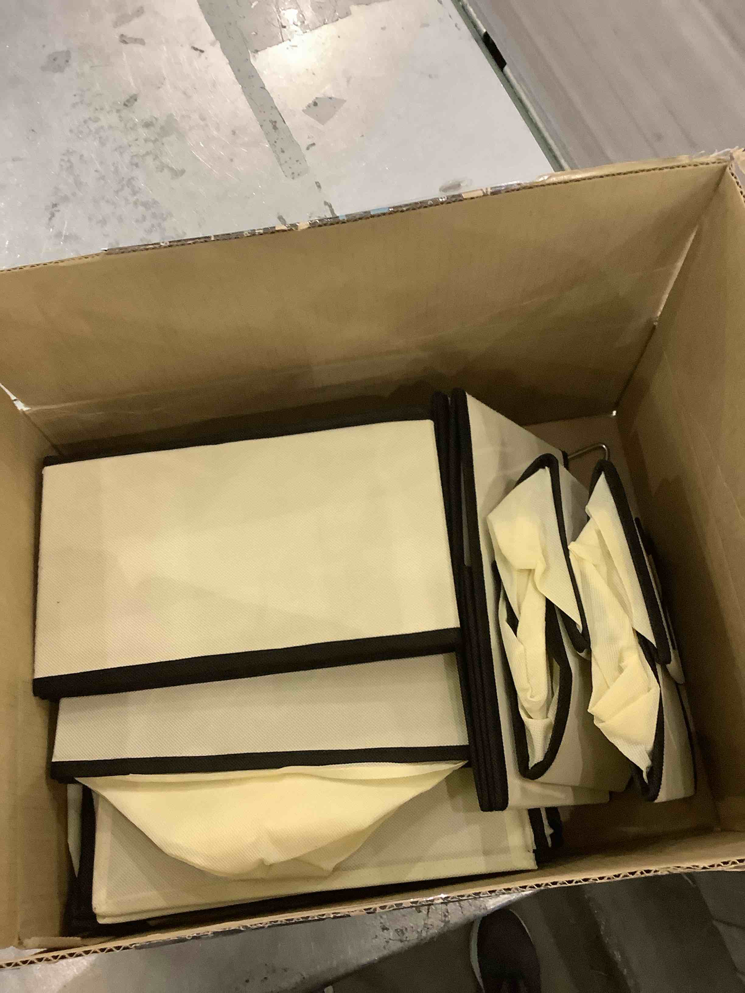 https://s3.amazonaws.com/lotting-images-prod/BargainHunt/EXS01094220_1708955025889.jpeg