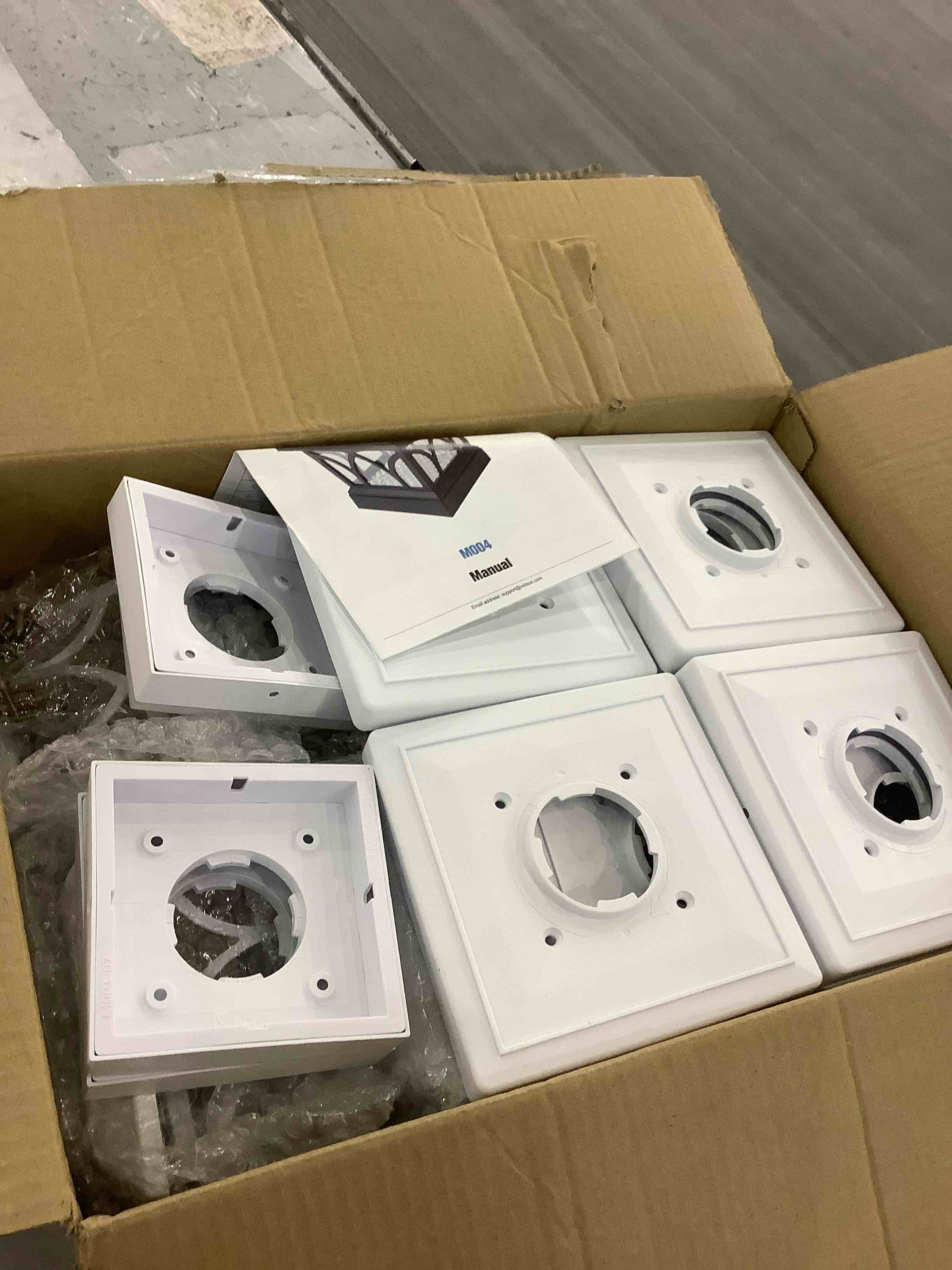 https://s3.amazonaws.com/lotting-images-prod/BargainHunt/EXS01094224_1708955305249.jpeg