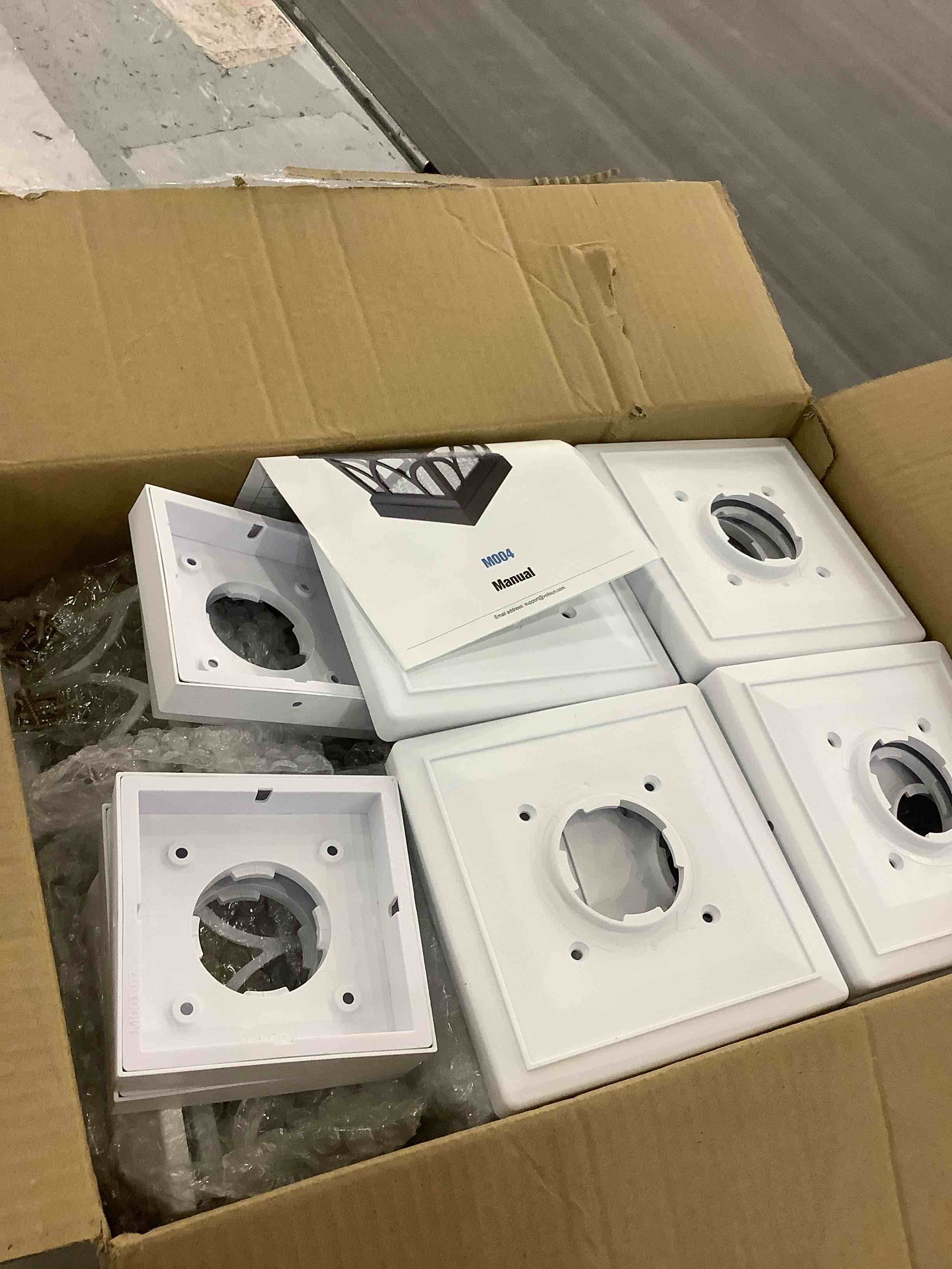 https://s3.amazonaws.com/lotting-images-prod/BargainHunt/EXS01094224_1708955306234.jpeg