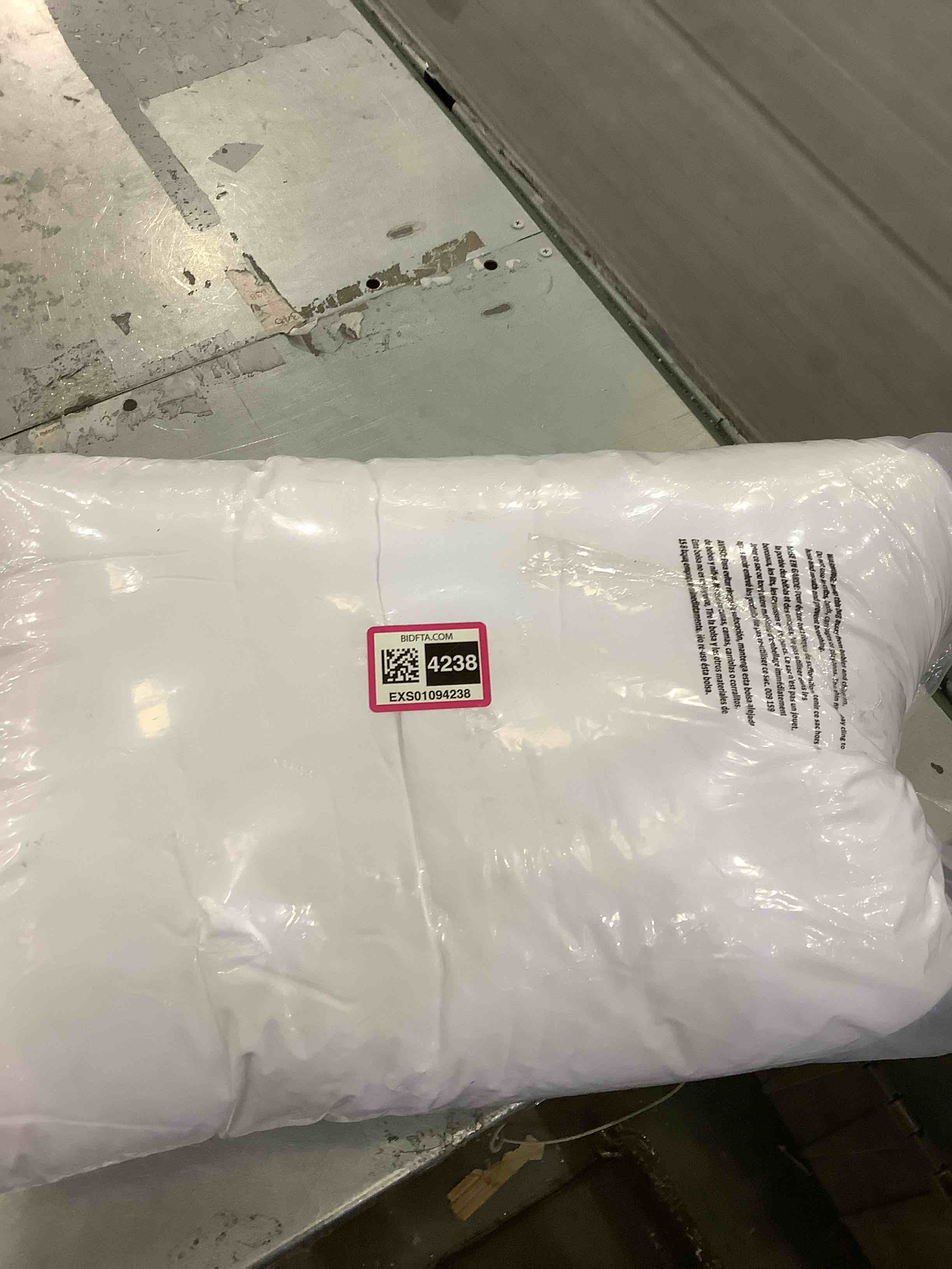 https://s3.amazonaws.com/lotting-images-prod/BargainHunt/EXS01094238_1708958016854.jpeg