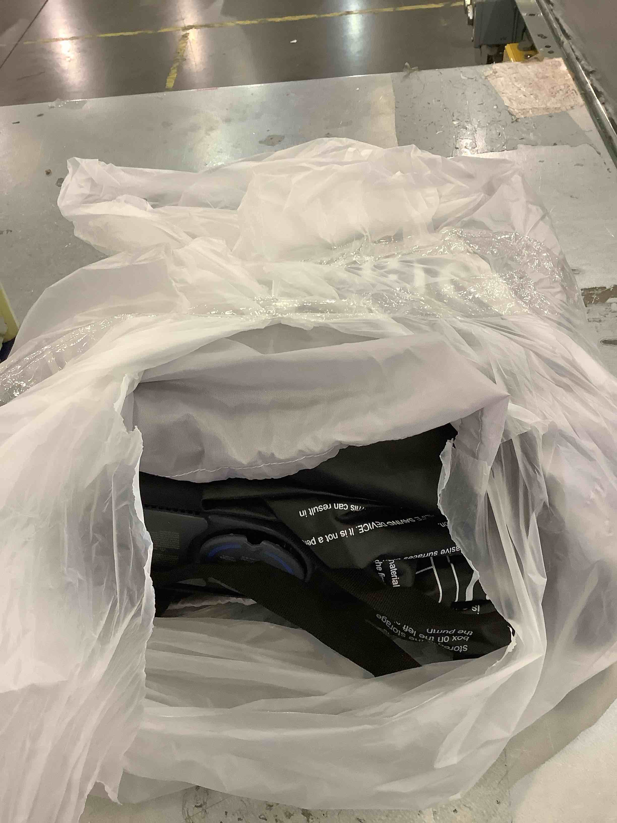 https://s3.amazonaws.com/lotting-images-prod/BargainHunt/EXS01094323_1708964103817.jpeg