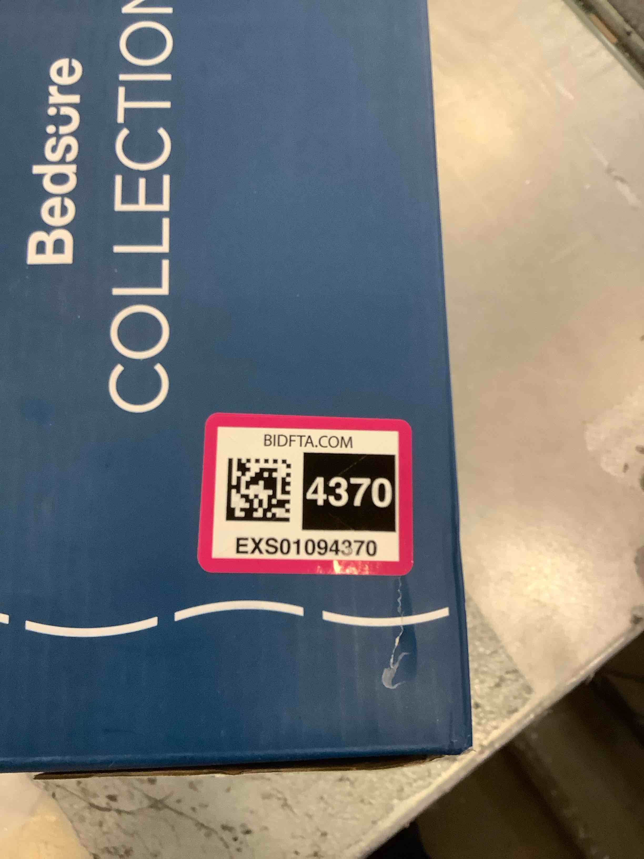 https://s3.amazonaws.com/lotting-images-prod/BargainHunt/EXS01094370_1708972075867.jpeg