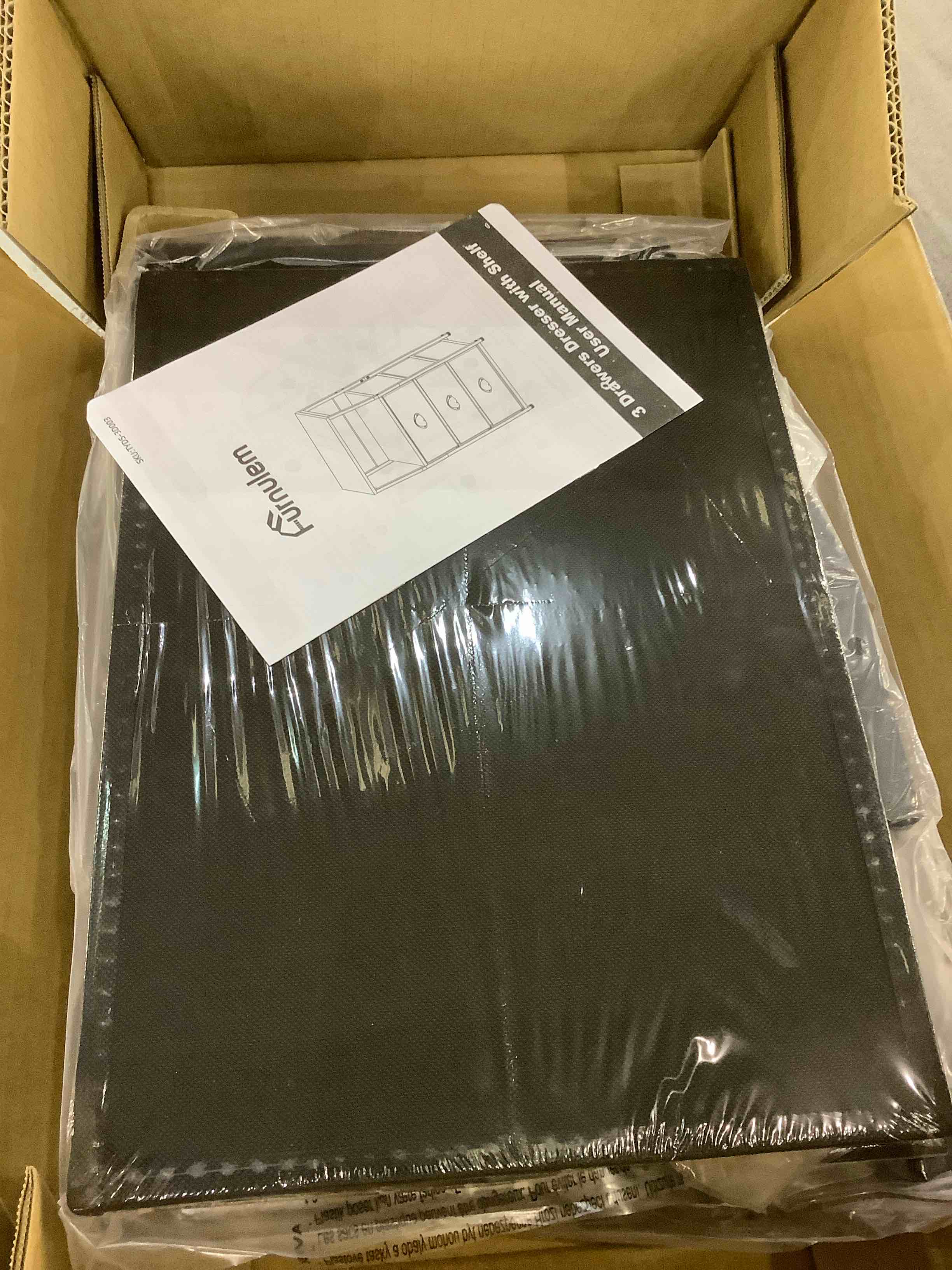 https://s3.amazonaws.com/lotting-images-prod/BargainHunt/EXS01094377_1709038777466.jpeg