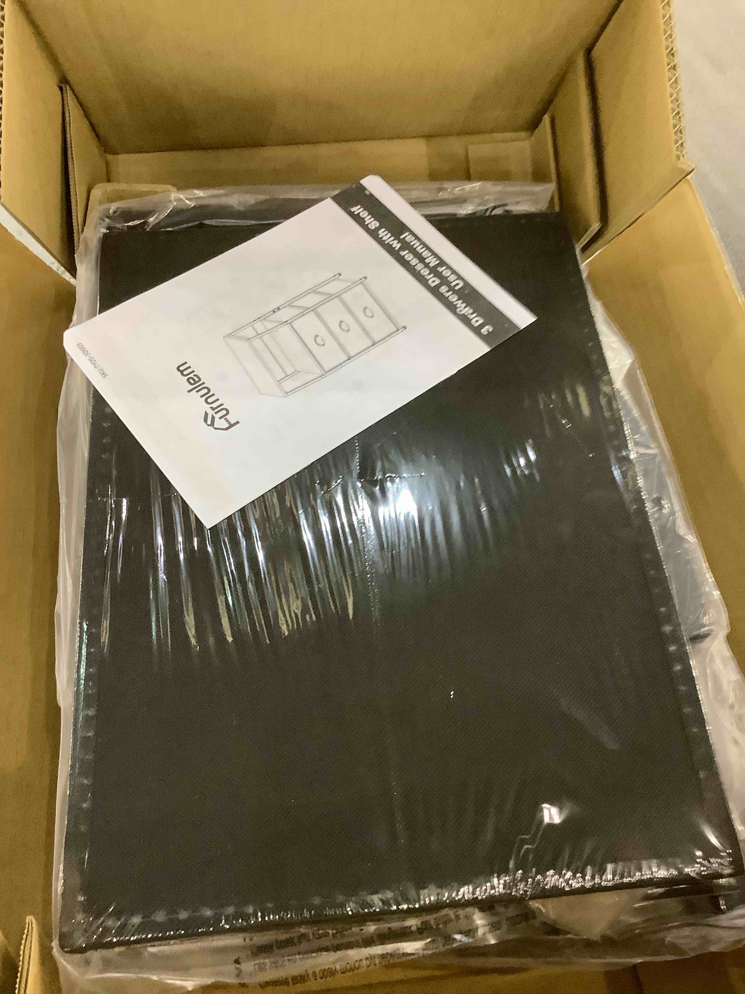 https://s3.amazonaws.com/lotting-images-prod/BargainHunt/EXS01094377_1709038778580.jpeg