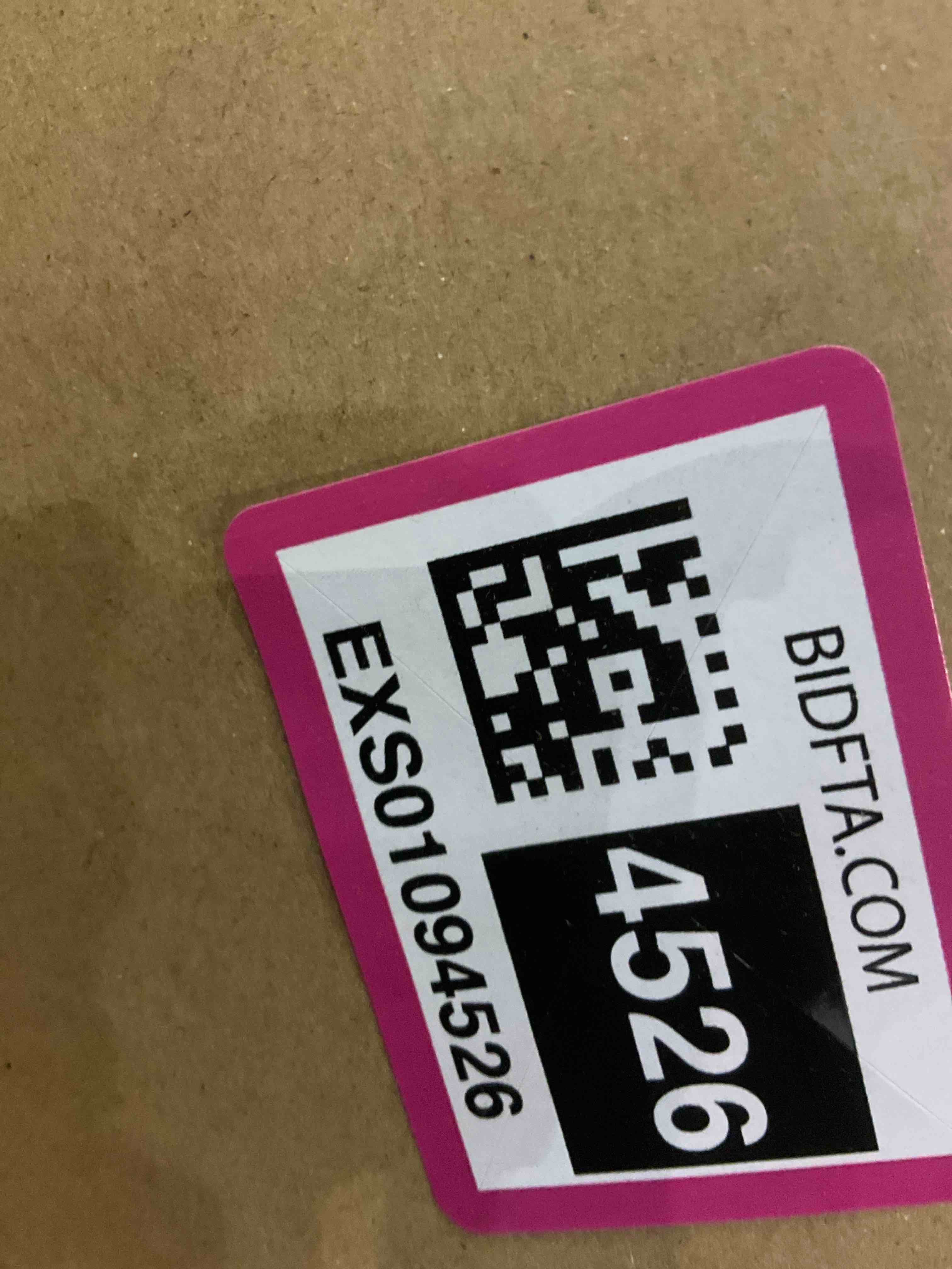 https://s3.amazonaws.com/lotting-images-prod/BargainHunt/EXS01094526_1709122947650.jpeg