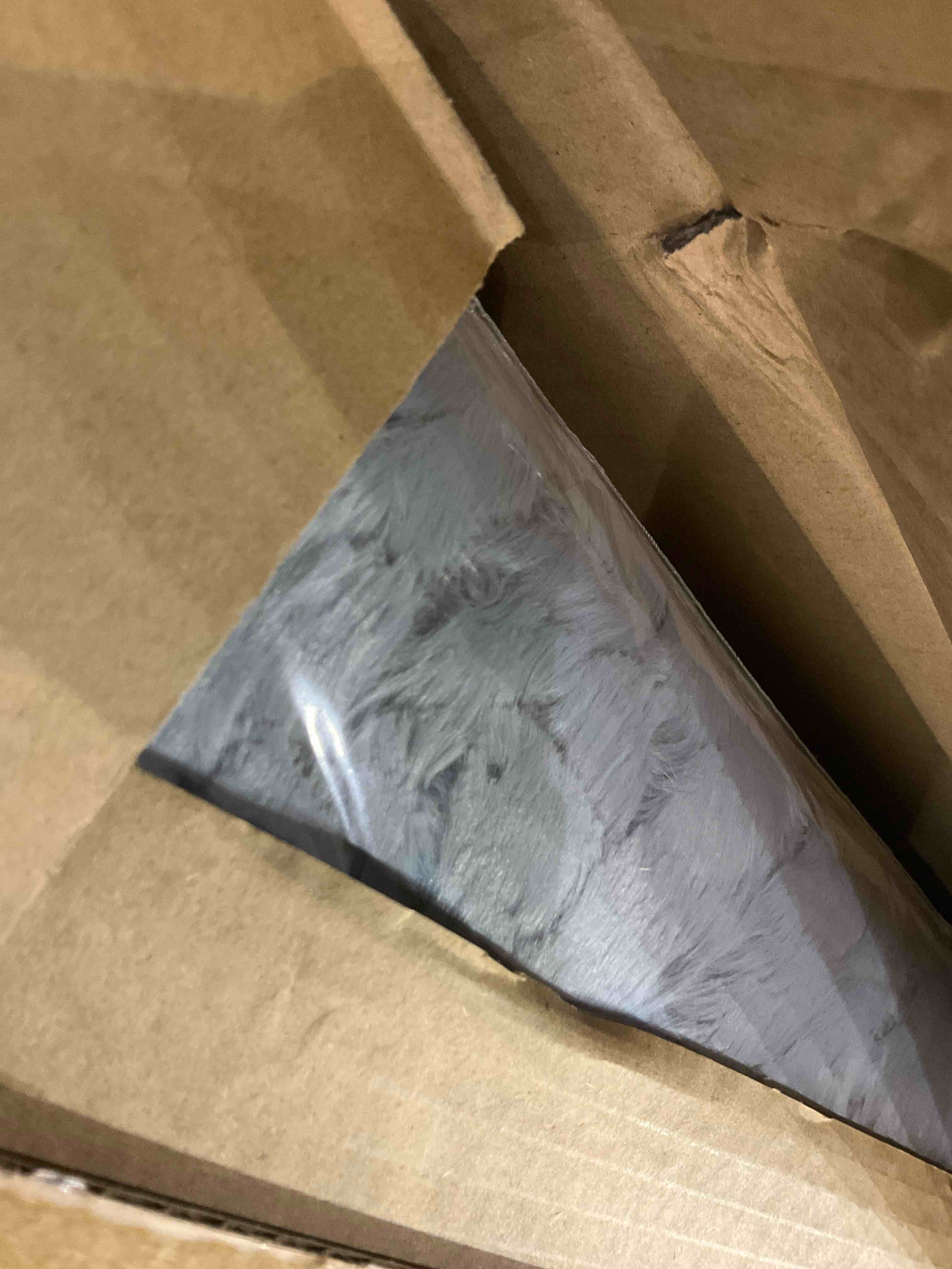 https://s3.amazonaws.com/lotting-images-prod/BargainHunt/EXS01094527_1709122912023.jpeg