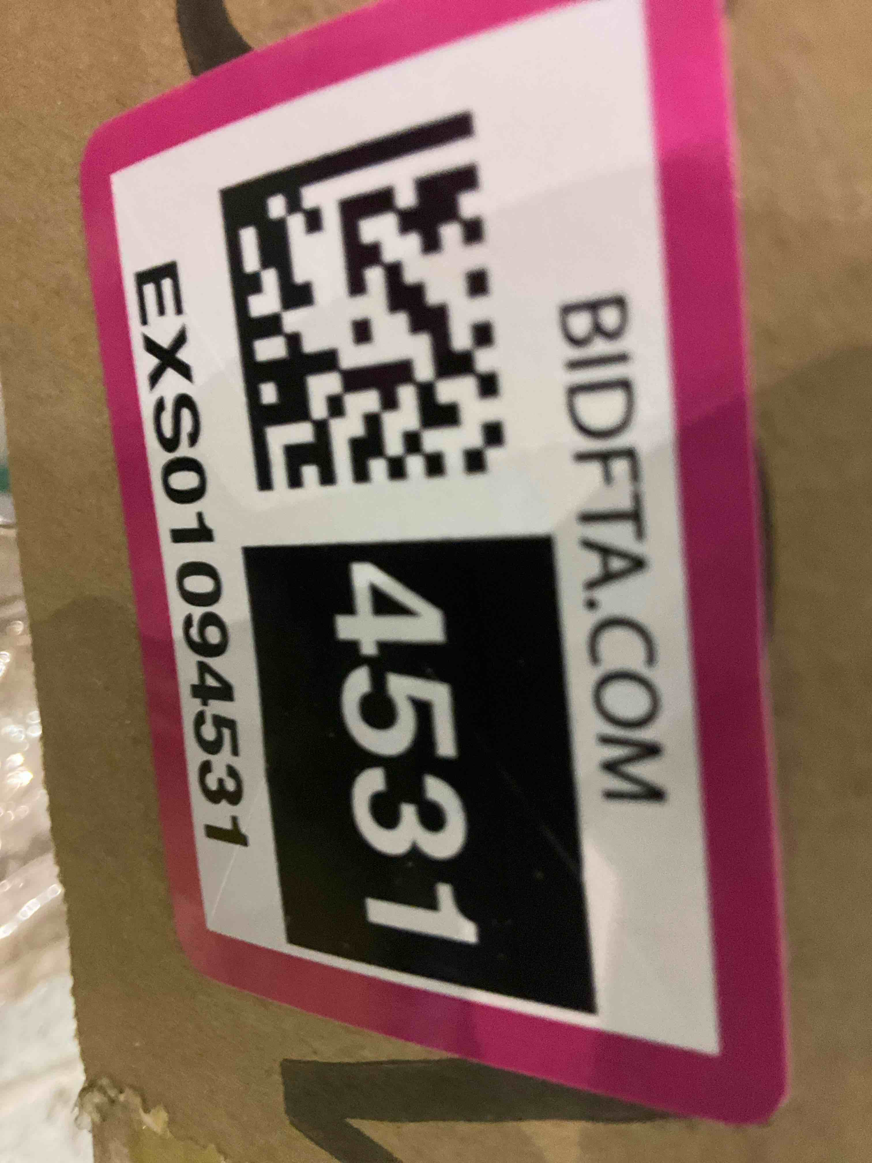 https://s3.amazonaws.com/lotting-images-prod/BargainHunt/EXS01094531_1709036453812.jpeg