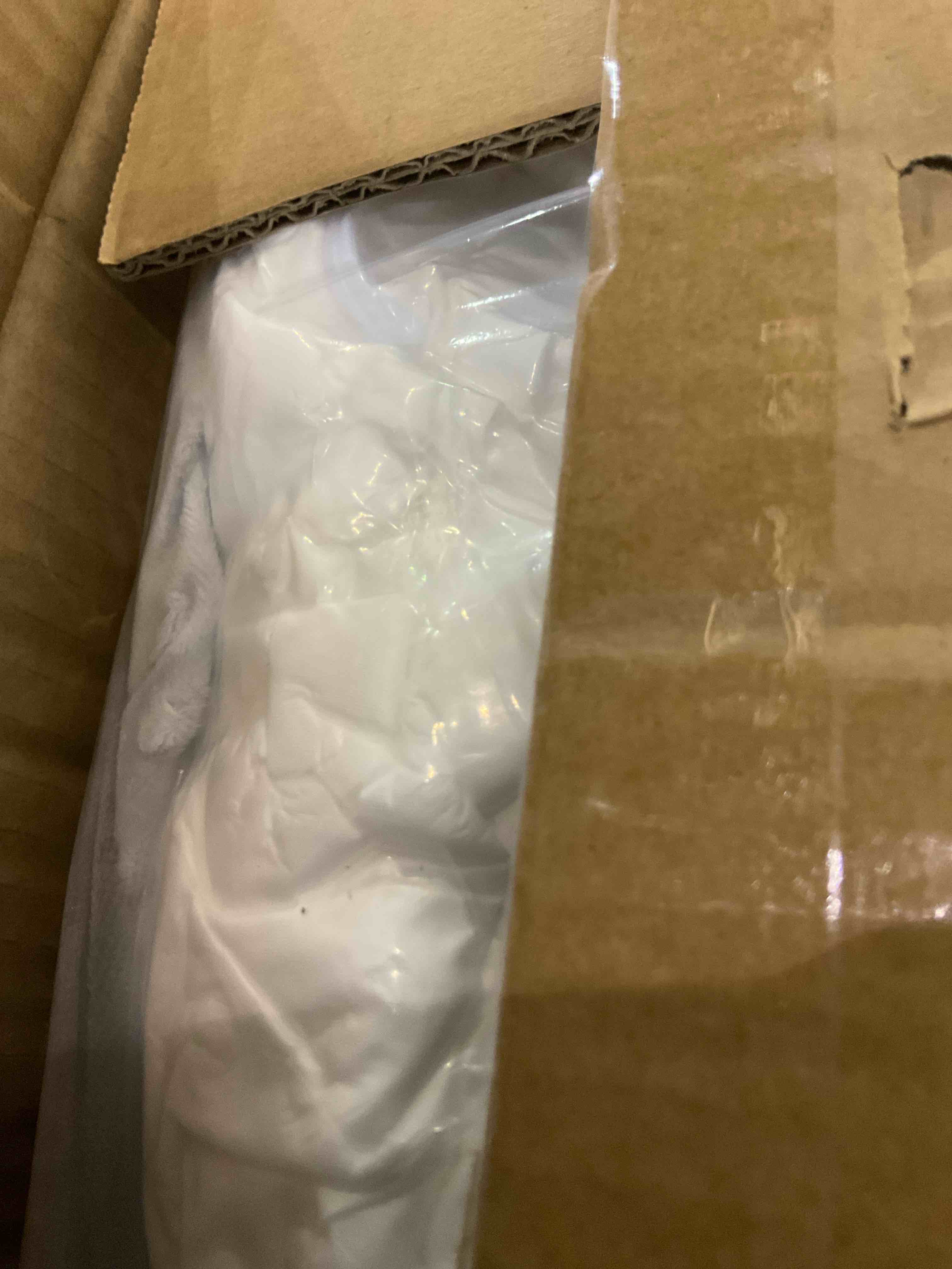 https://s3.amazonaws.com/lotting-images-prod/BargainHunt/EXS01094879_1709131486335.jpeg