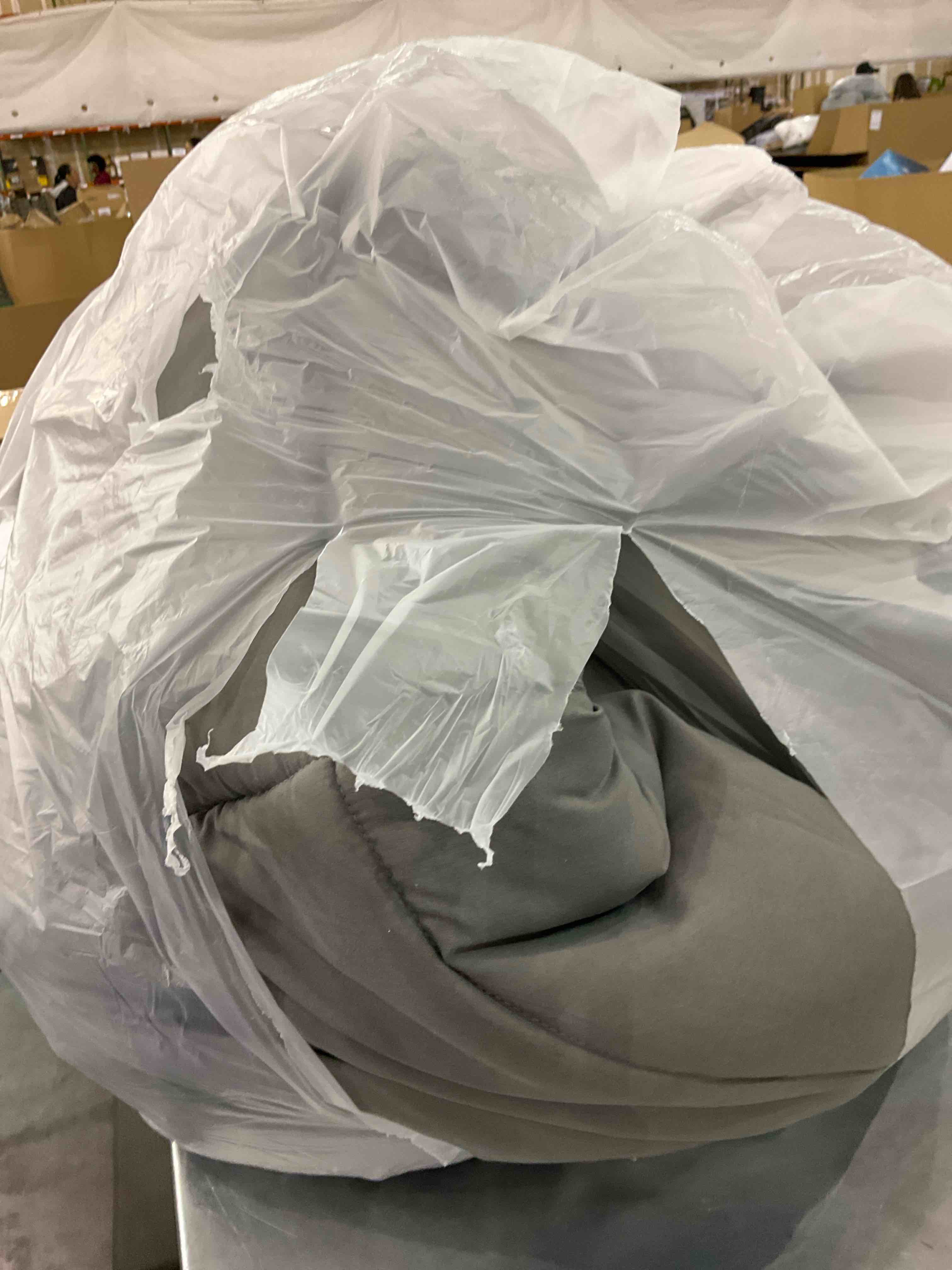 https://s3.amazonaws.com/lotting-images-prod/BargainHunt/EXS01095036_1708521256381.jpeg