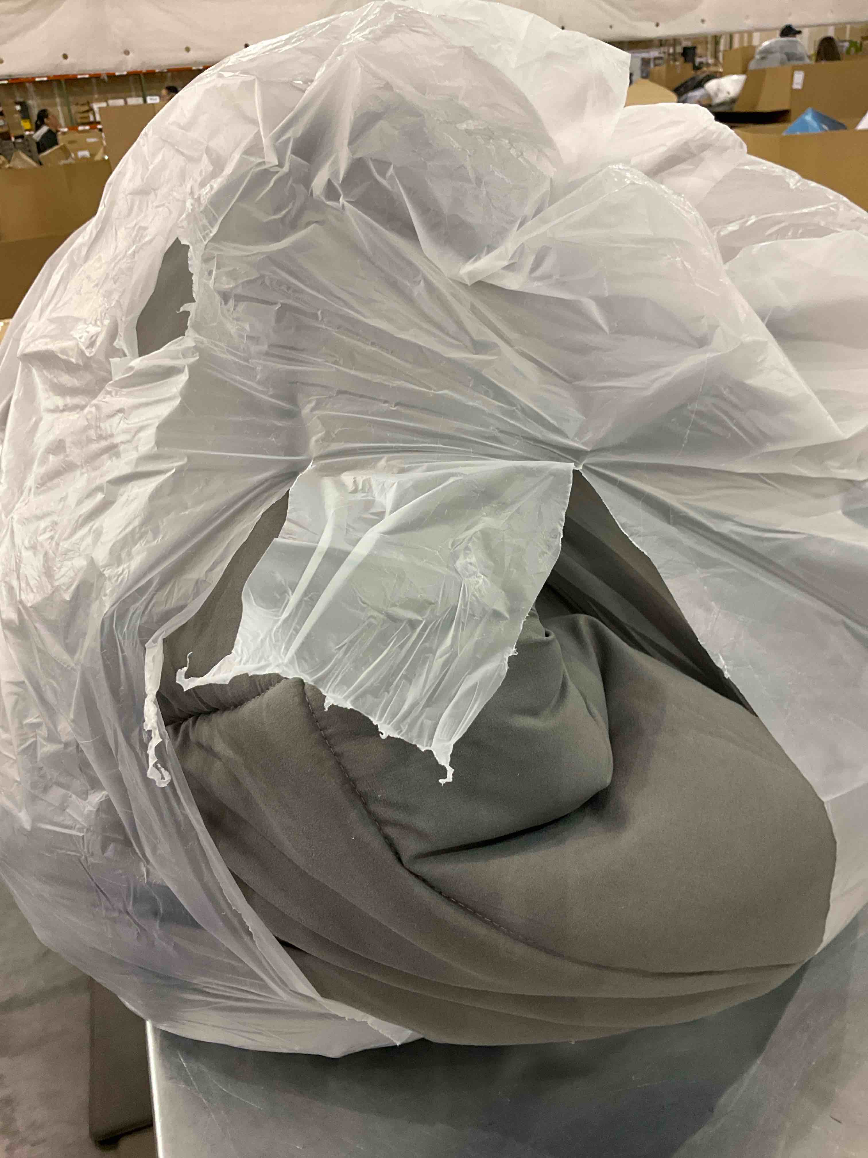 https://s3.amazonaws.com/lotting-images-prod/BargainHunt/EXS01095036_1708521257494.jpeg