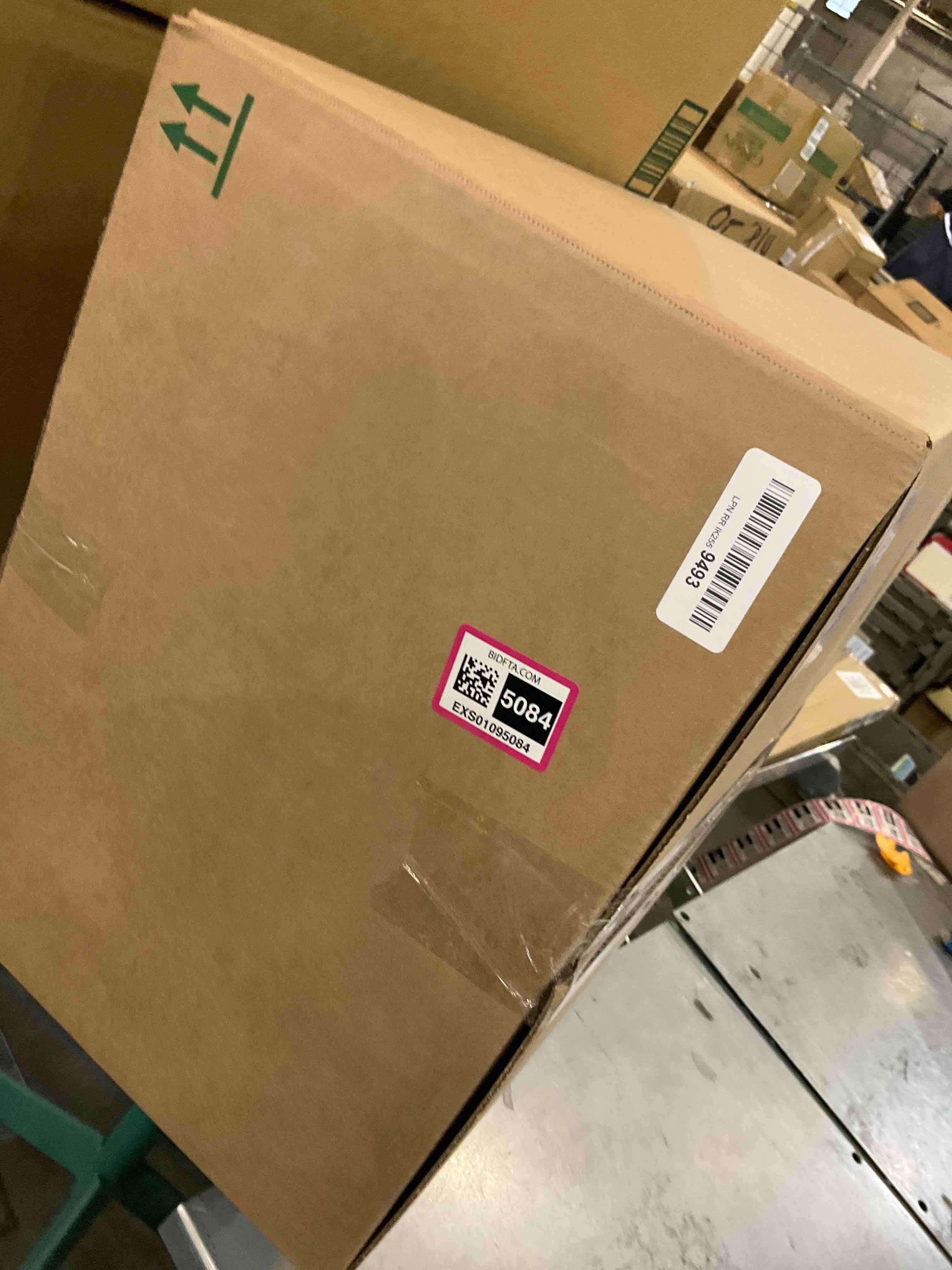 https://s3.amazonaws.com/lotting-images-prod/BargainHunt/EXS01095084_1708530771455.jpeg