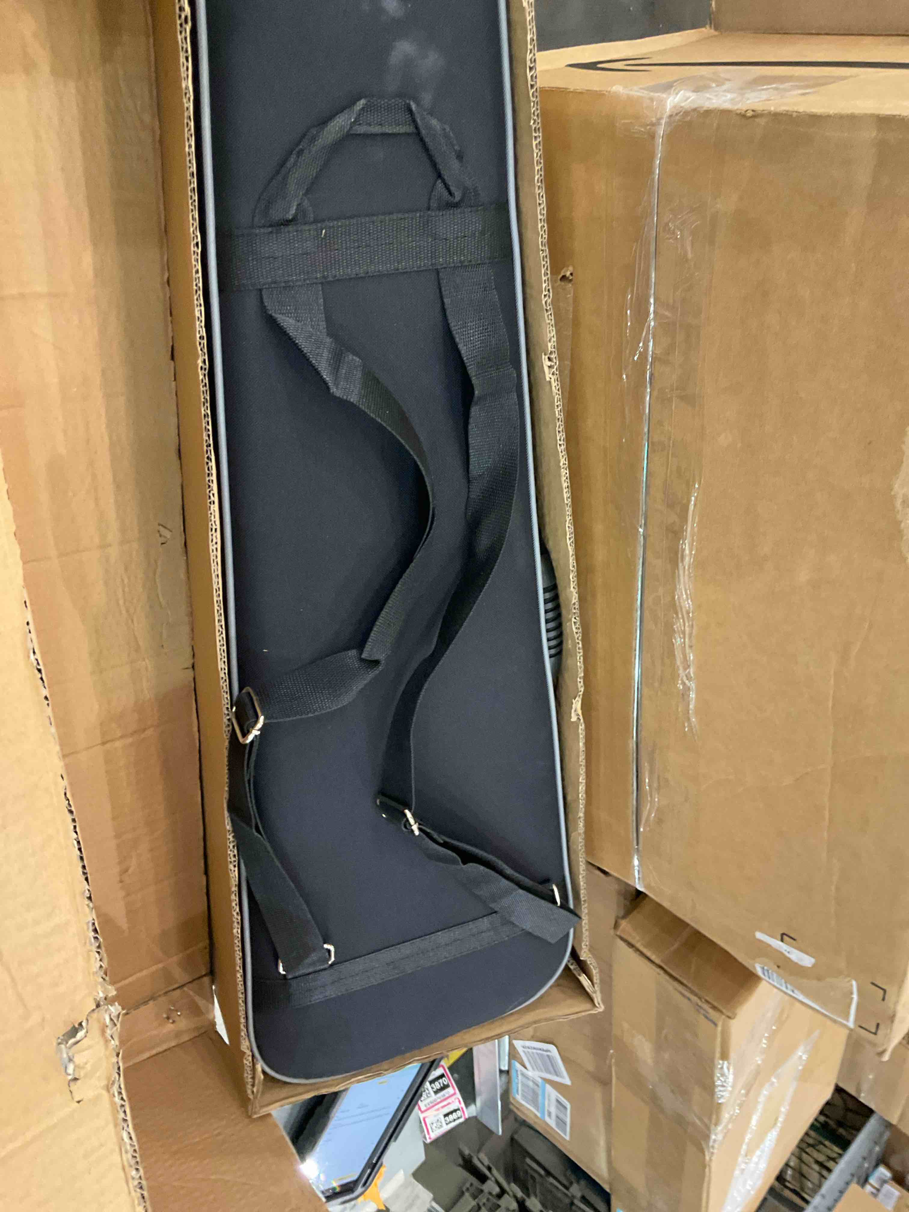 https://s3.amazonaws.com/lotting-images-prod/BargainHunt/EXS01095094_1708531938460.jpeg