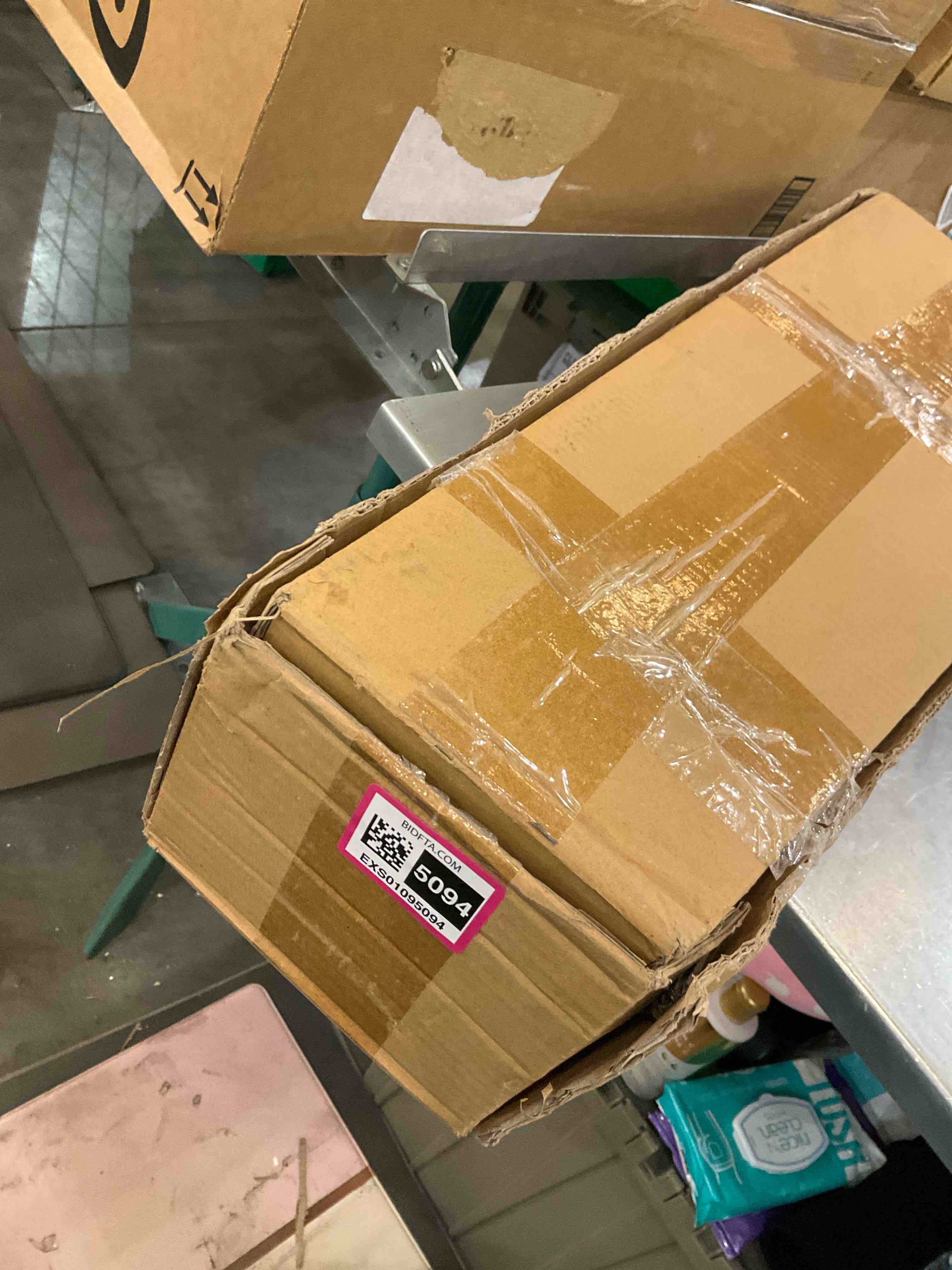 https://s3.amazonaws.com/lotting-images-prod/BargainHunt/EXS01095094_1708531988204.jpeg