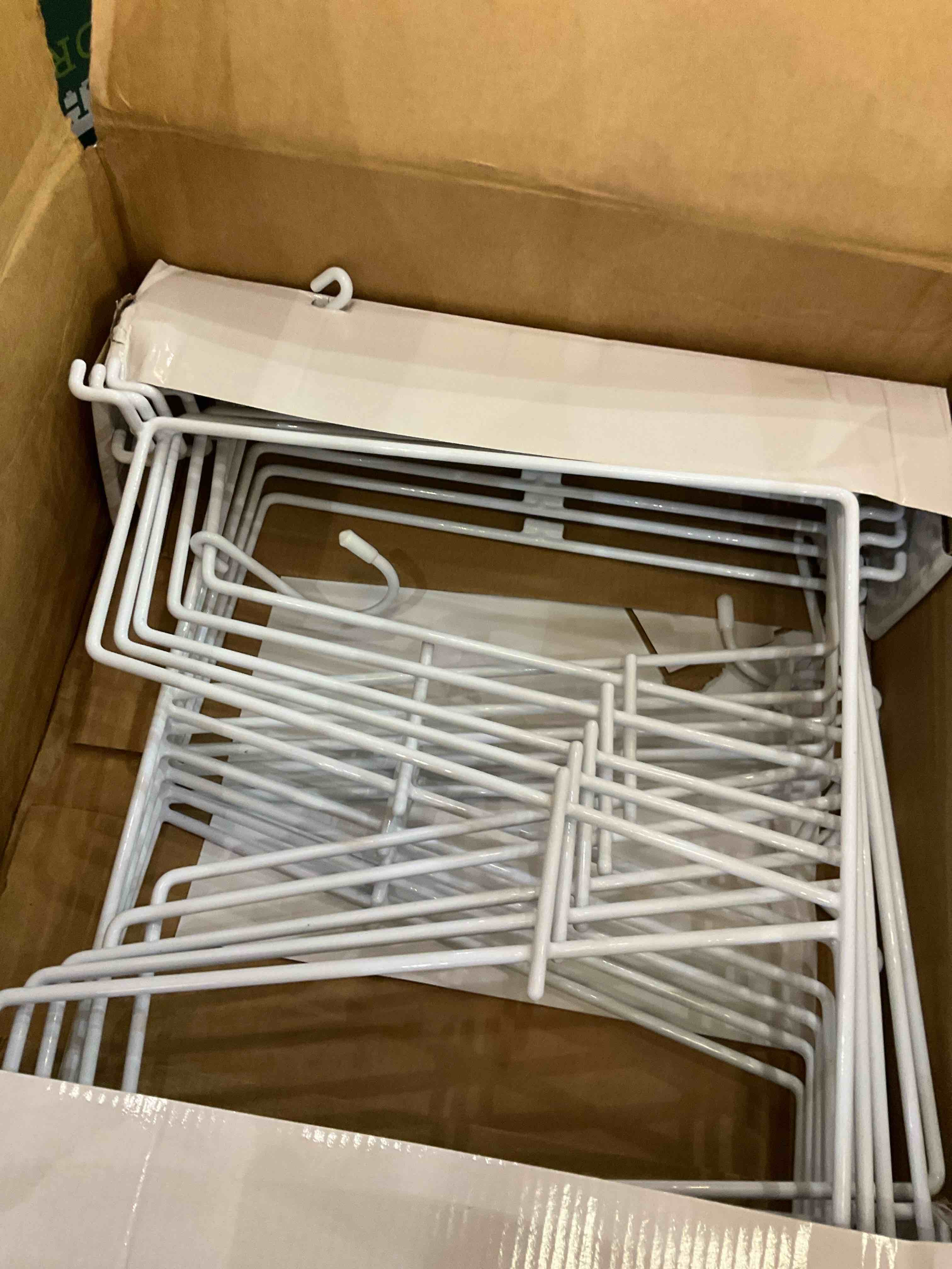 https://s3.amazonaws.com/lotting-images-prod/BargainHunt/EXS01095100_1708533563303.jpeg