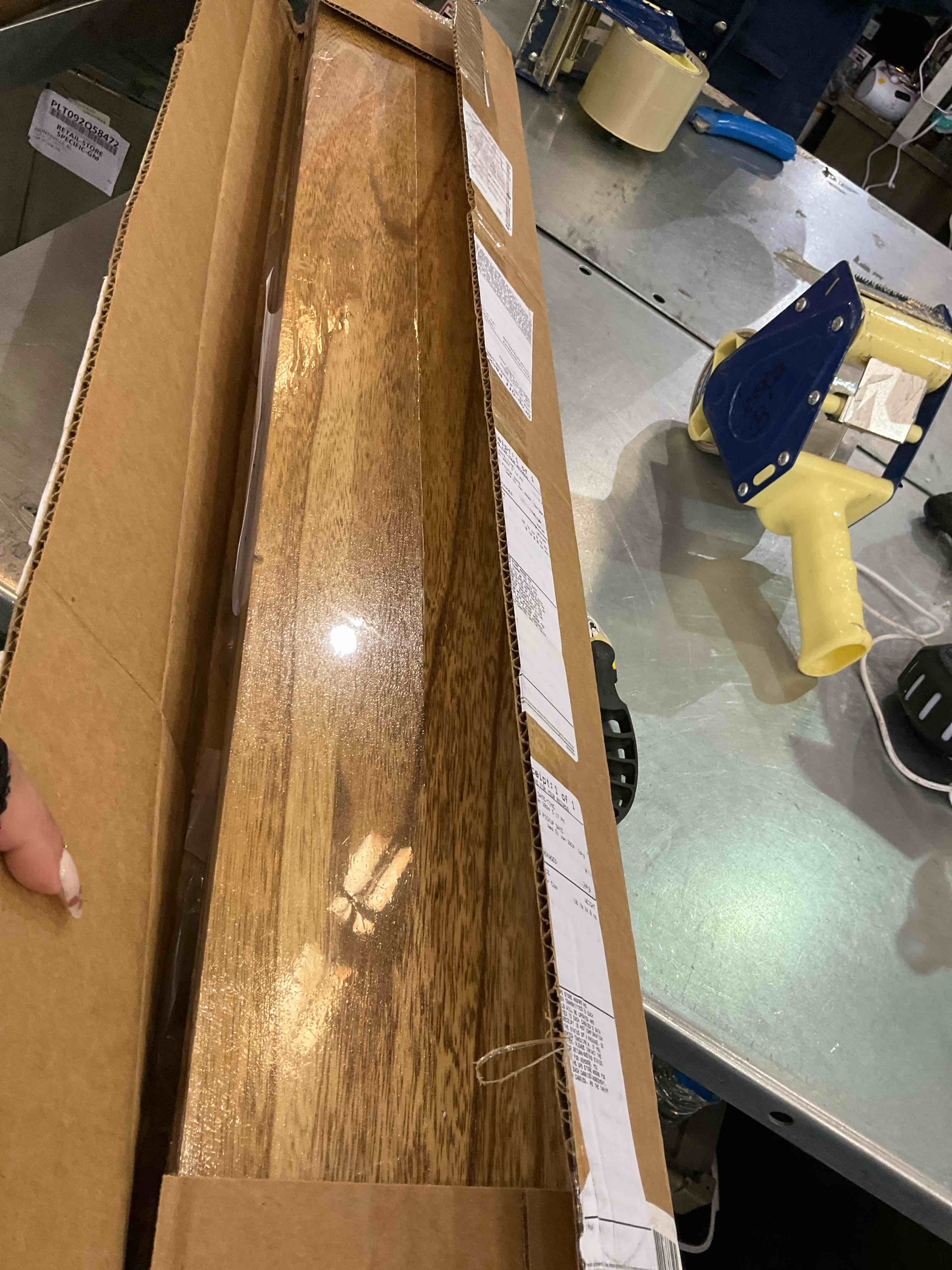 https://s3.amazonaws.com/lotting-images-prod/BargainHunt/EXS01095114_1708538806620.jpeg