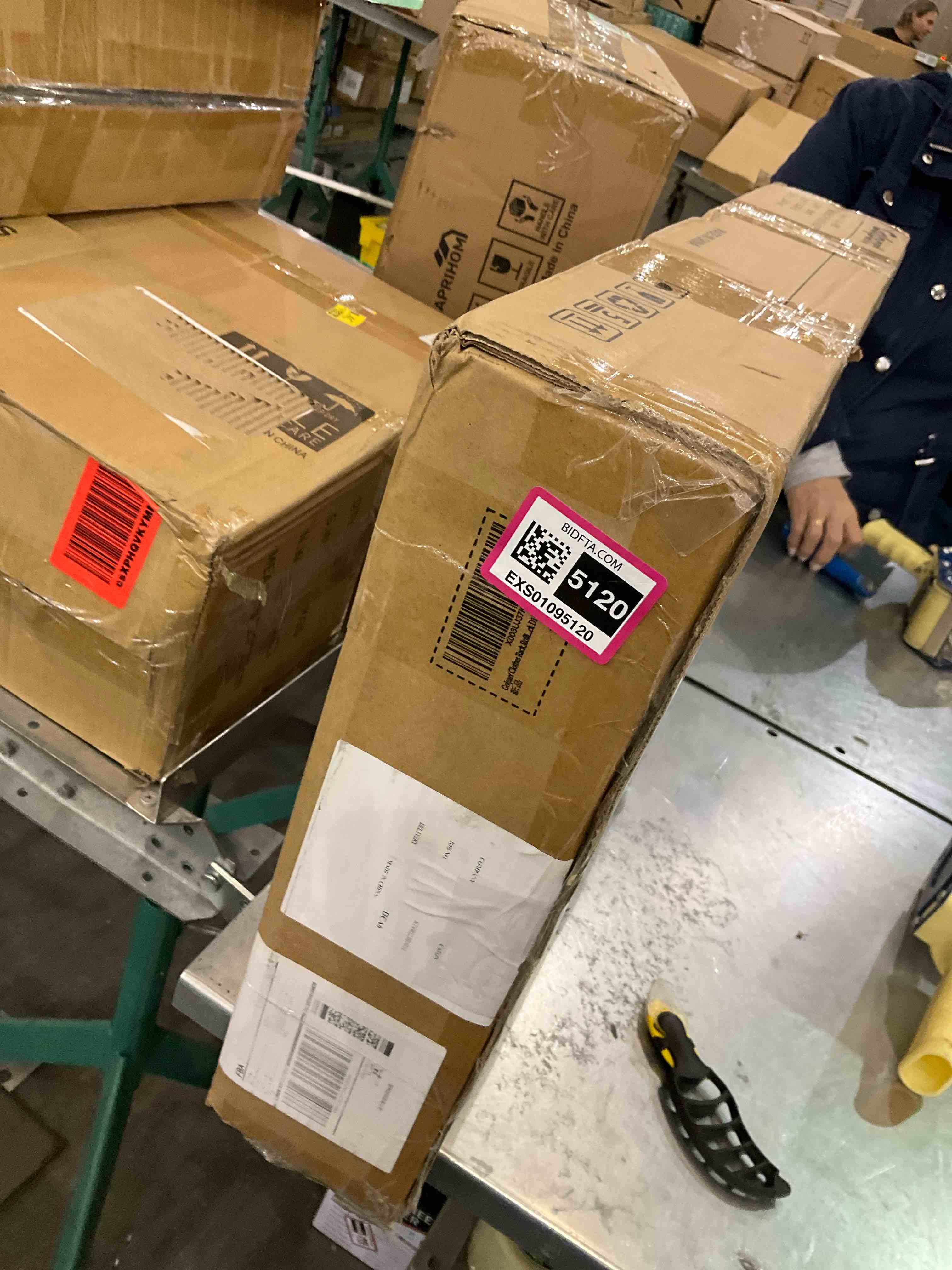 https://s3.amazonaws.com/lotting-images-prod/BargainHunt/EXS01095120_1708539359519.jpeg