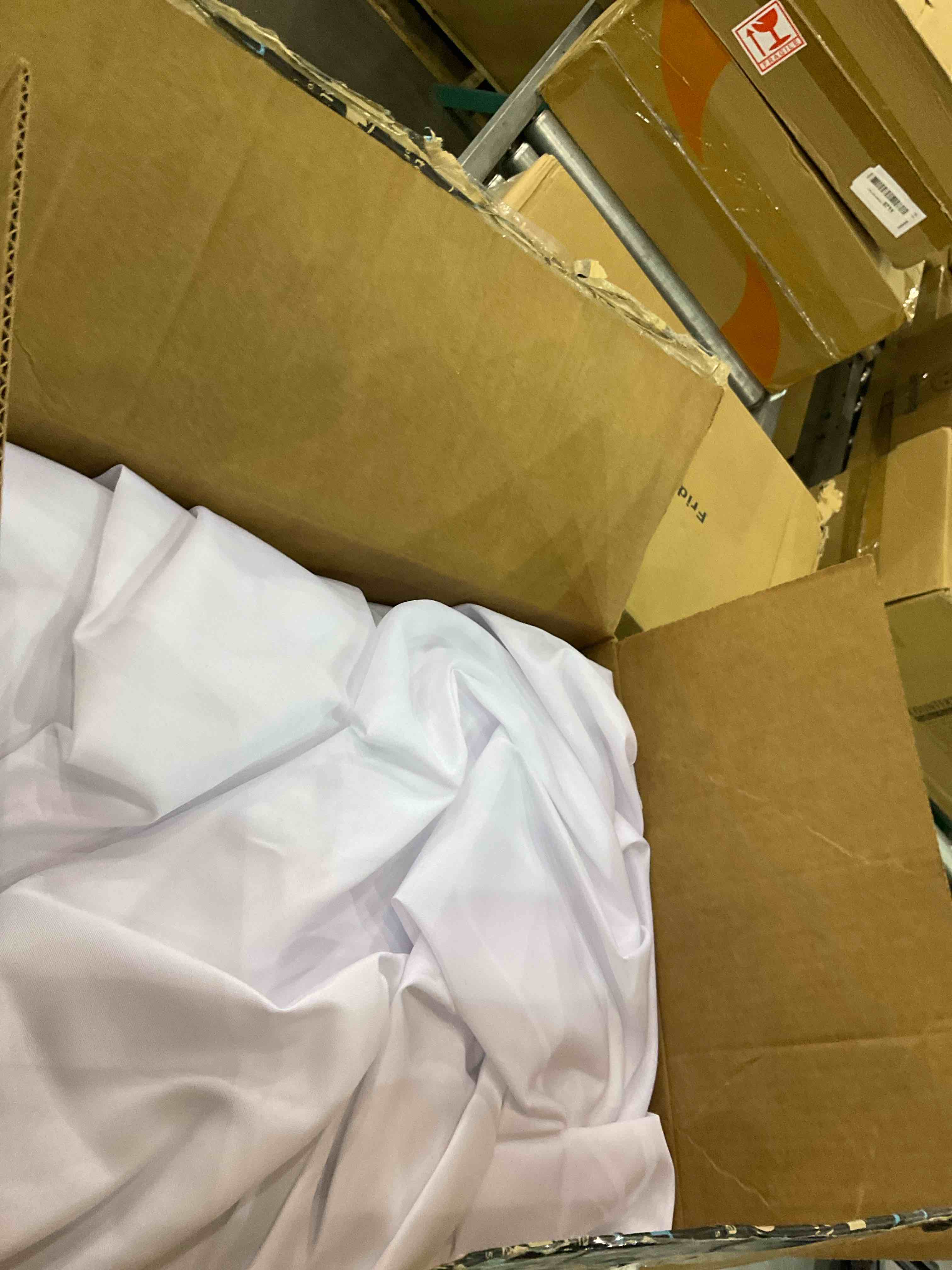 https://s3.amazonaws.com/lotting-images-prod/BargainHunt/EXS01095166_1708607118980.jpeg