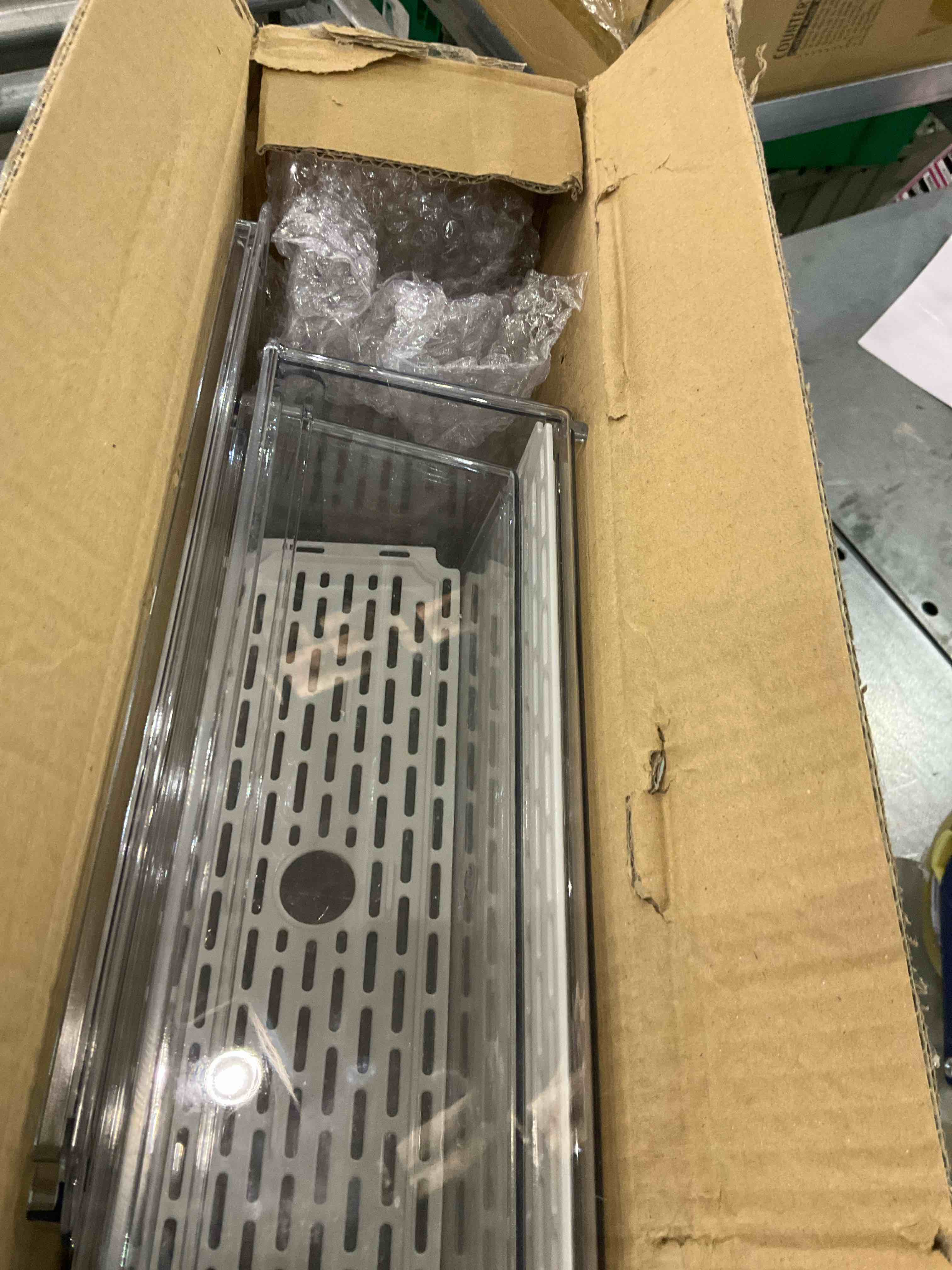 https://s3.amazonaws.com/lotting-images-prod/BargainHunt/EXS01095167_1708607186470.jpeg