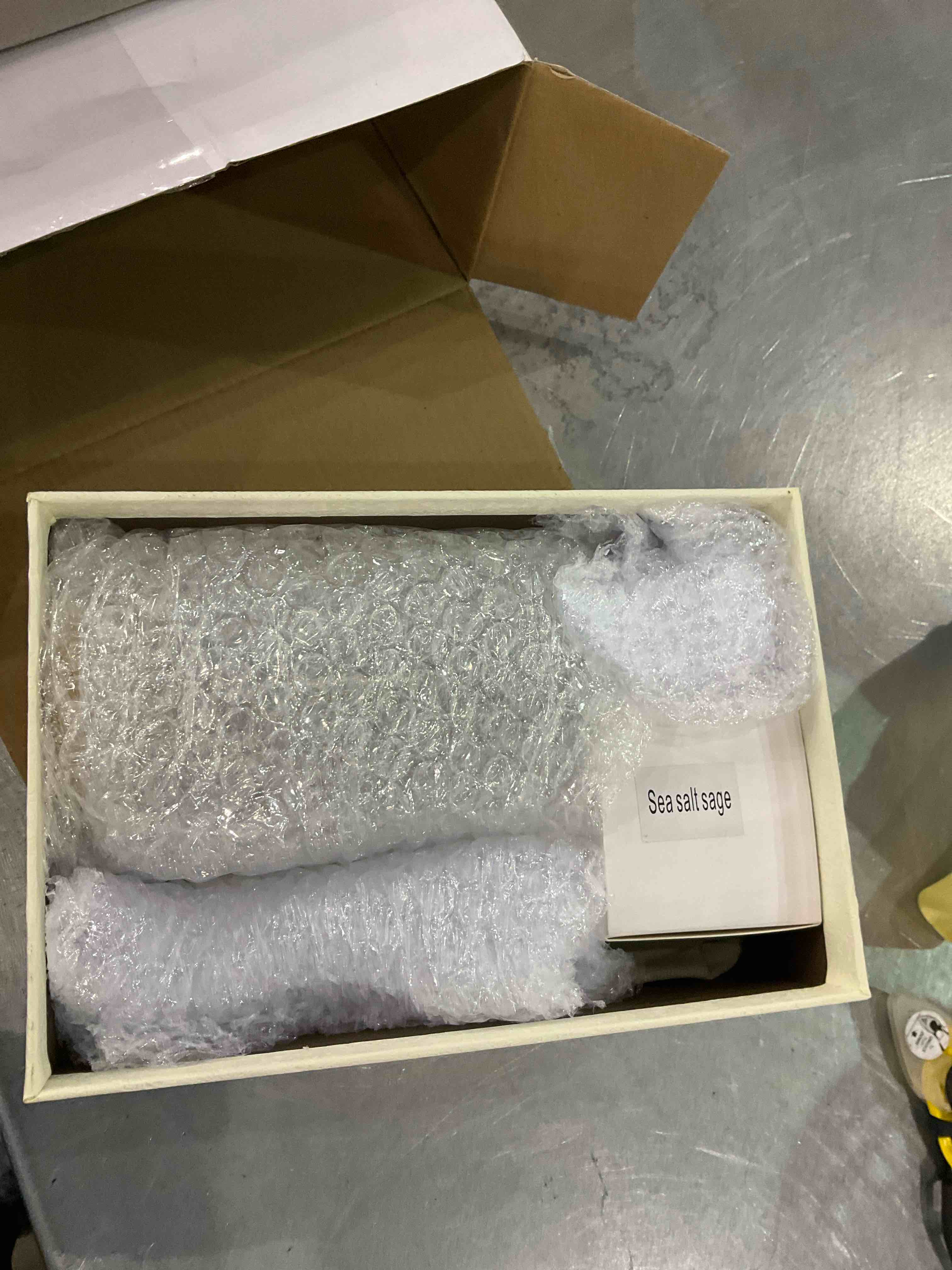 https://s3.amazonaws.com/lotting-images-prod/BargainHunt/EXS01095170_1708607473714.jpeg