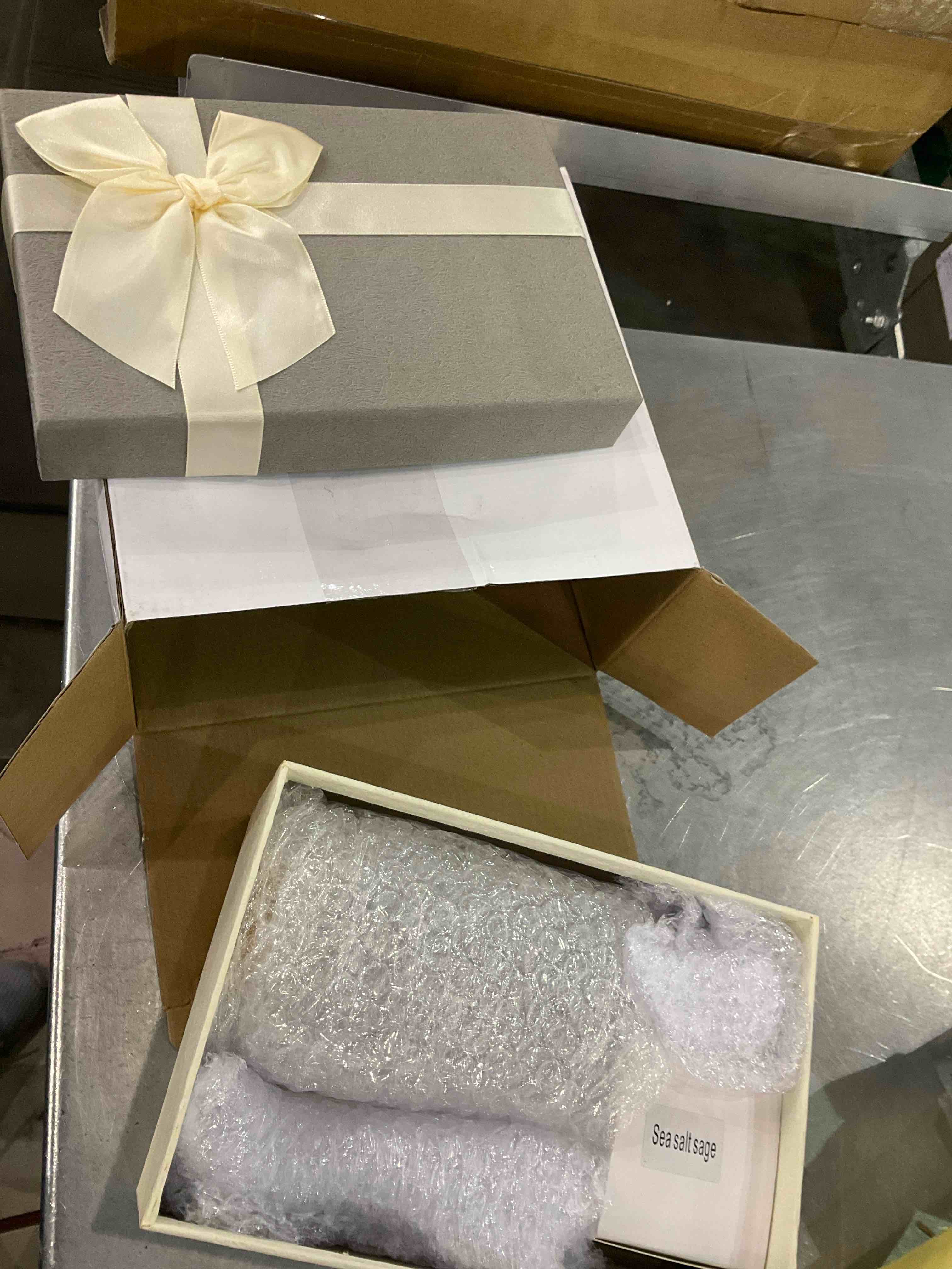 https://s3.amazonaws.com/lotting-images-prod/BargainHunt/EXS01095170_1708607475804.jpeg
