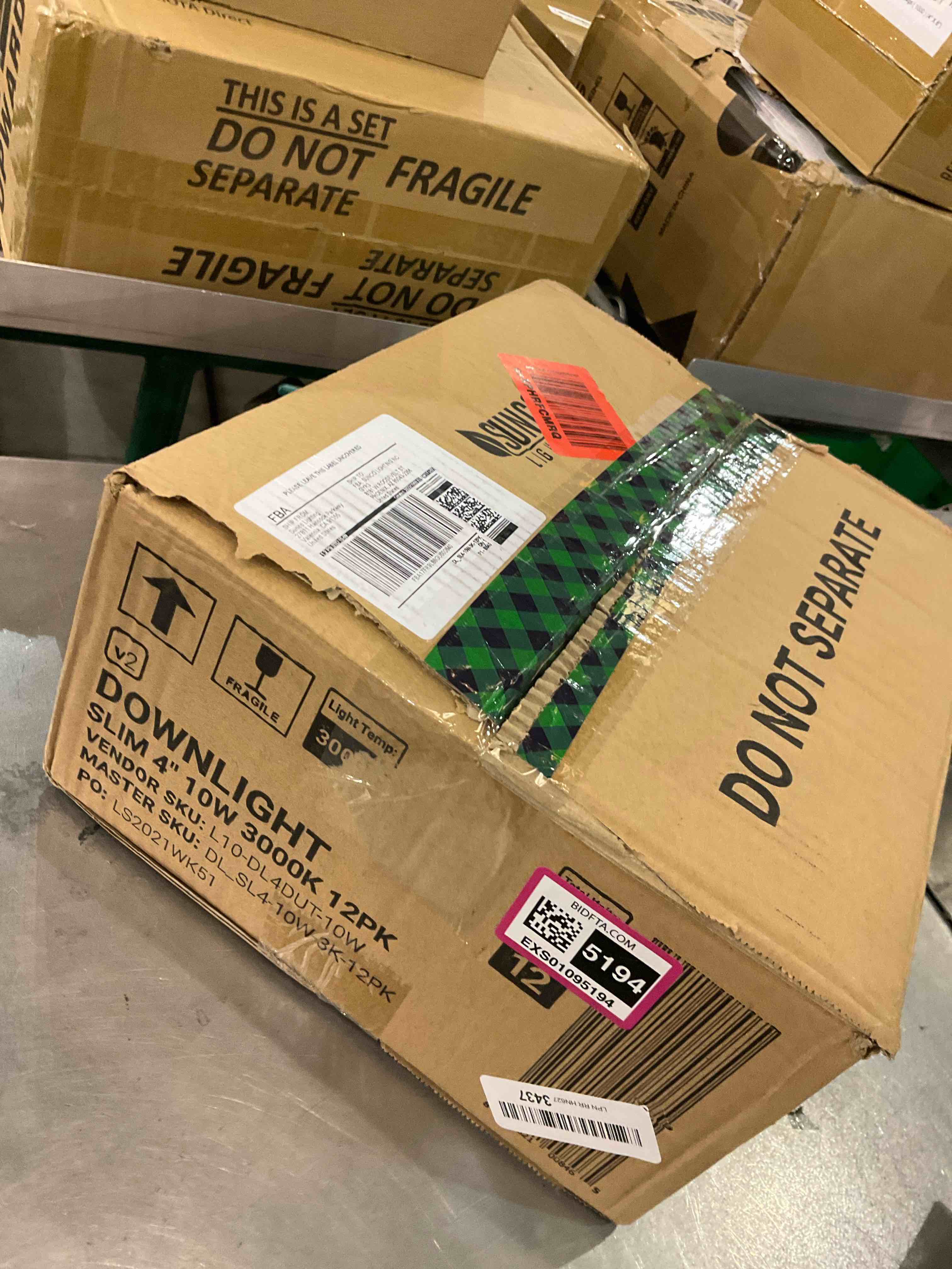 https://s3.amazonaws.com/lotting-images-prod/BargainHunt/EXS01095194_1708610029893.jpeg