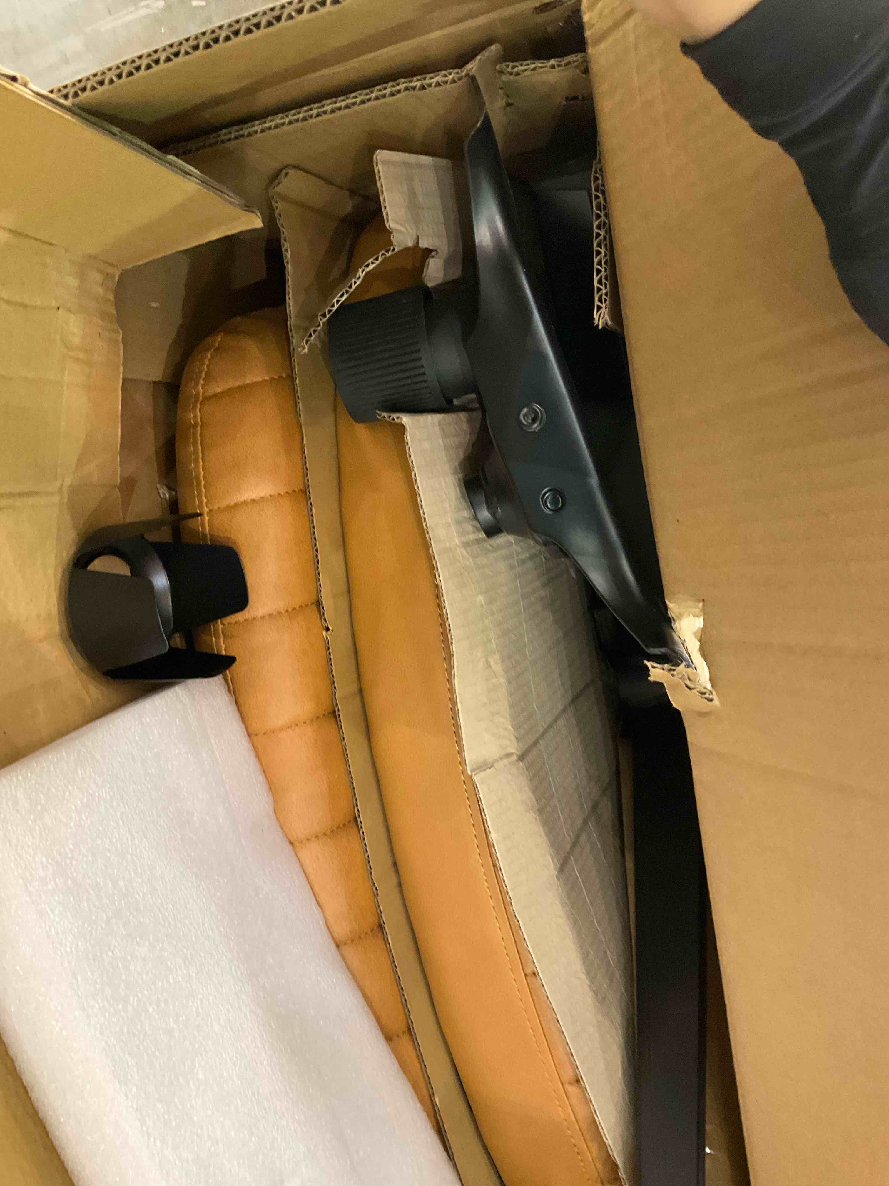 https://s3.amazonaws.com/lotting-images-prod/BargainHunt/EXS01095351_1708704055386.jpeg
