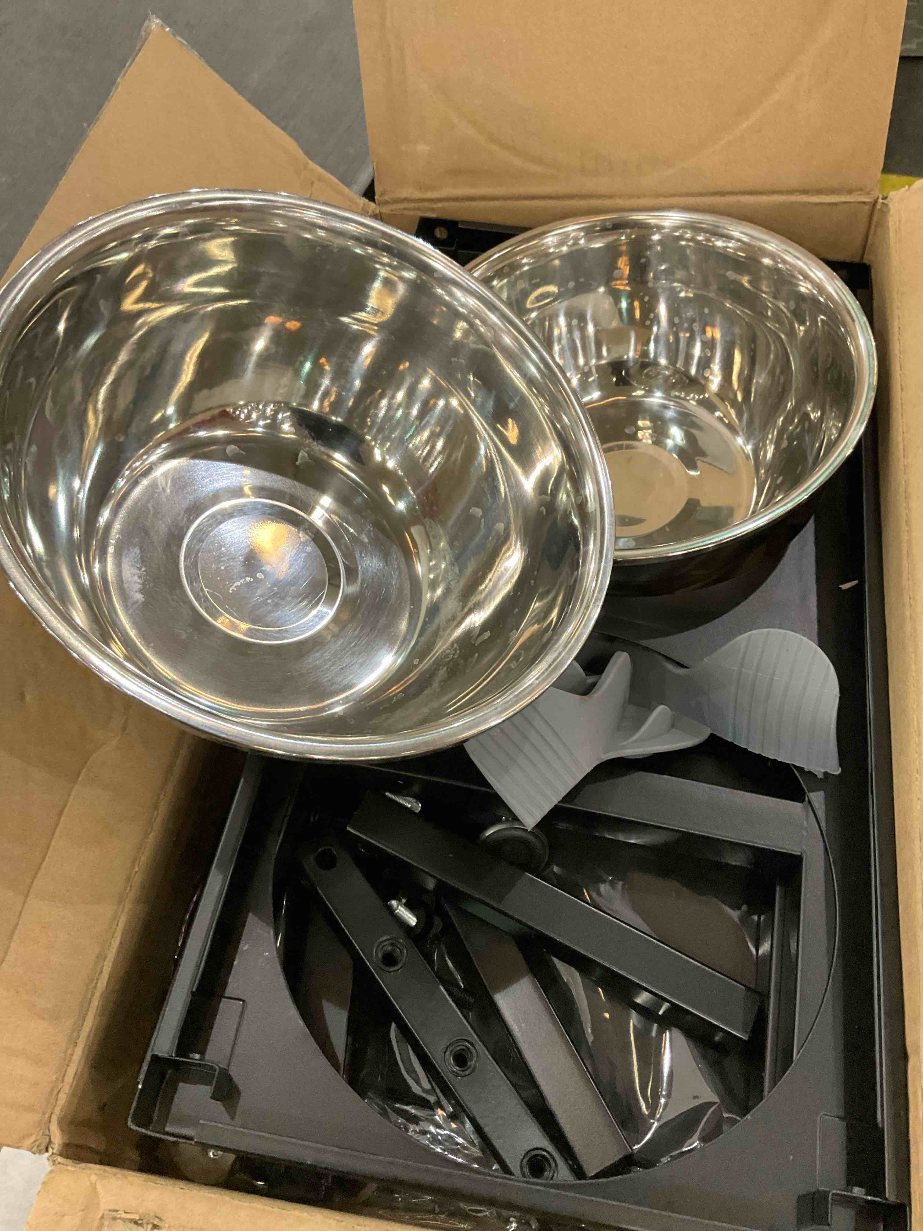 https://s3.amazonaws.com/lotting-images-prod/BargainHunt/EXS01095695_1708528324245.jpeg