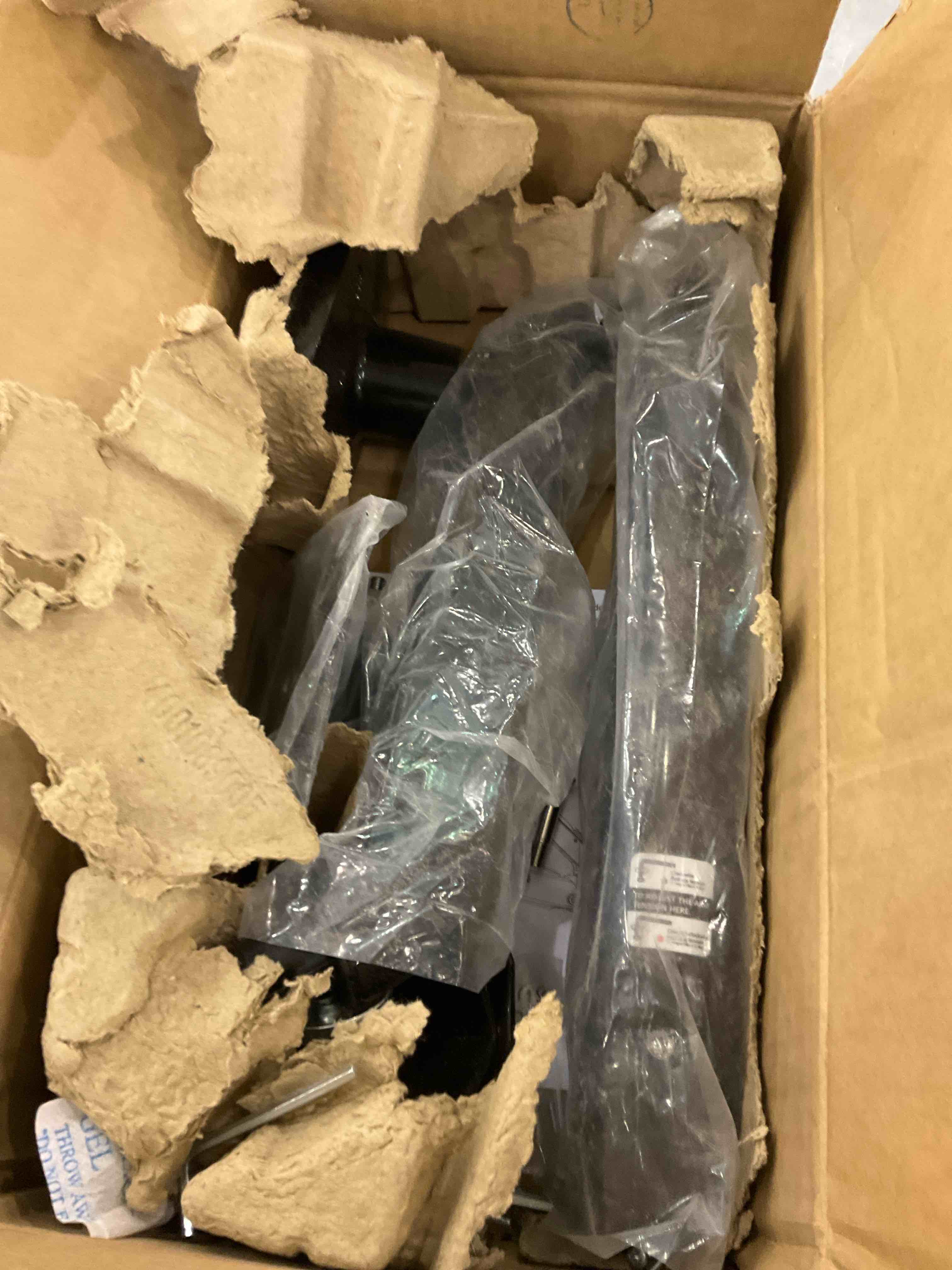 https://s3.amazonaws.com/lotting-images-prod/BargainHunt/EXS01095792_1708616951716.jpeg