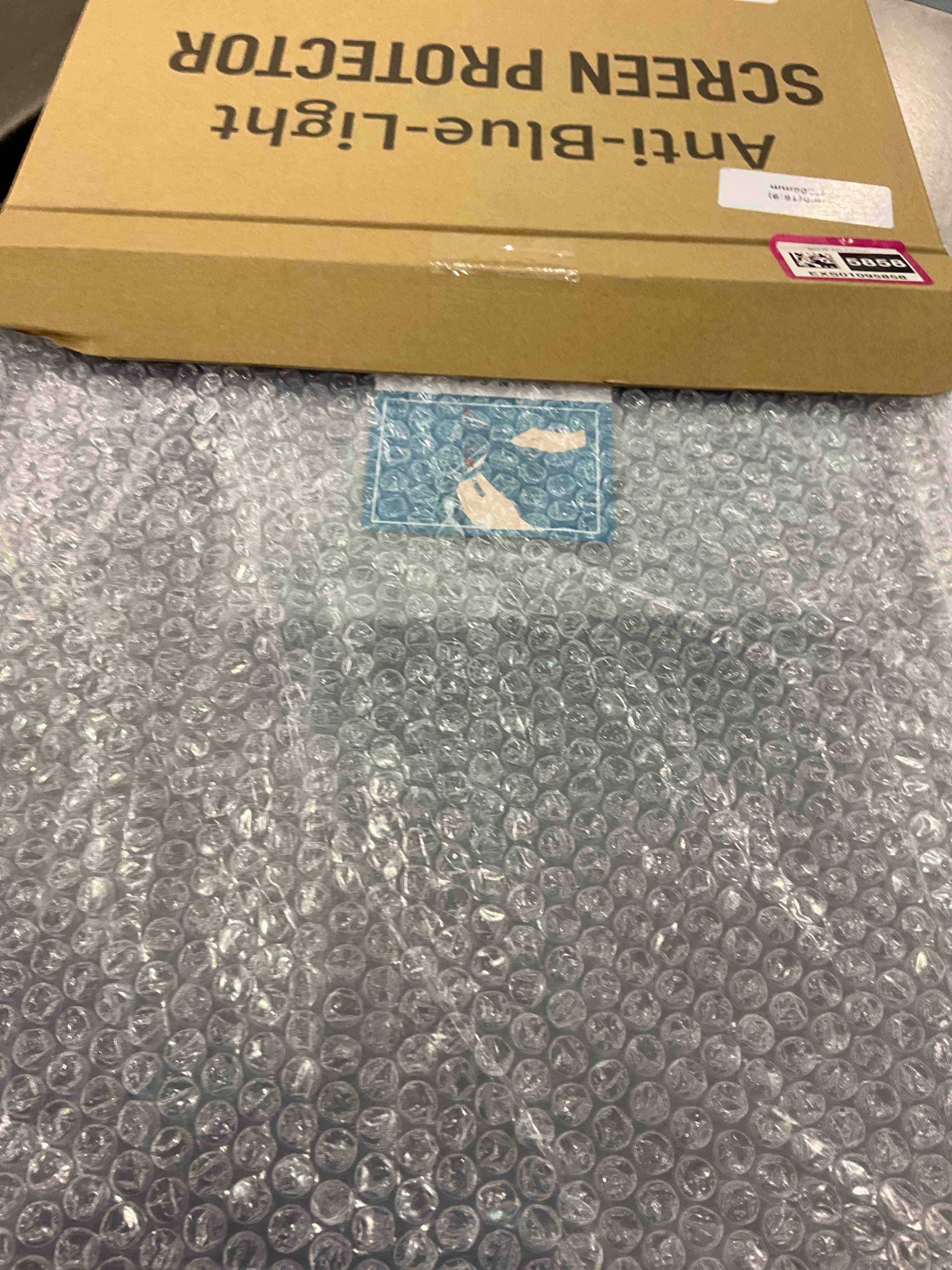 https://s3.amazonaws.com/lotting-images-prod/BargainHunt/EXS01095858_1708631830959.jpeg