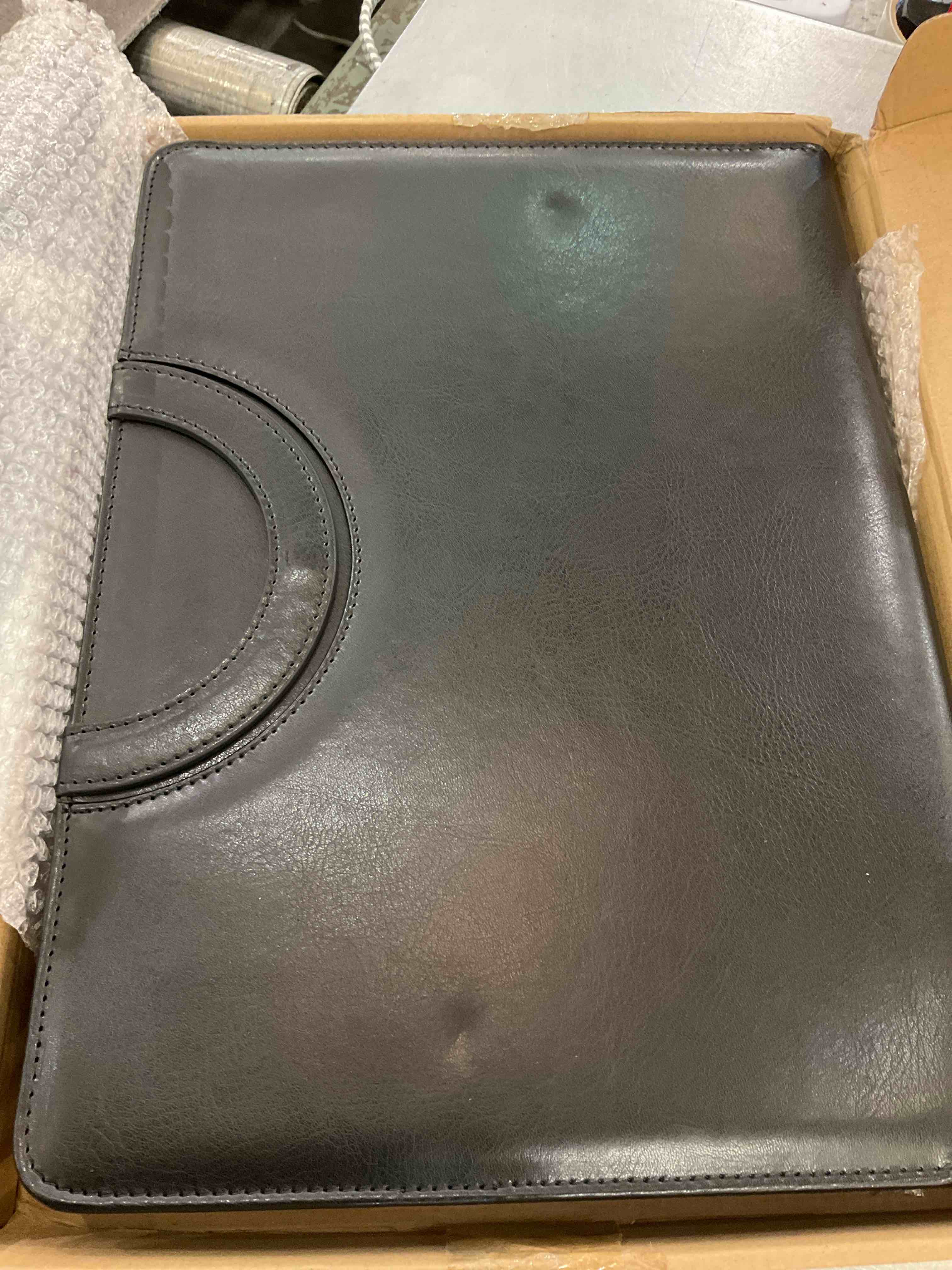 https://s3.amazonaws.com/lotting-images-prod/BargainHunt/EXS01095919_1708705631824.jpeg