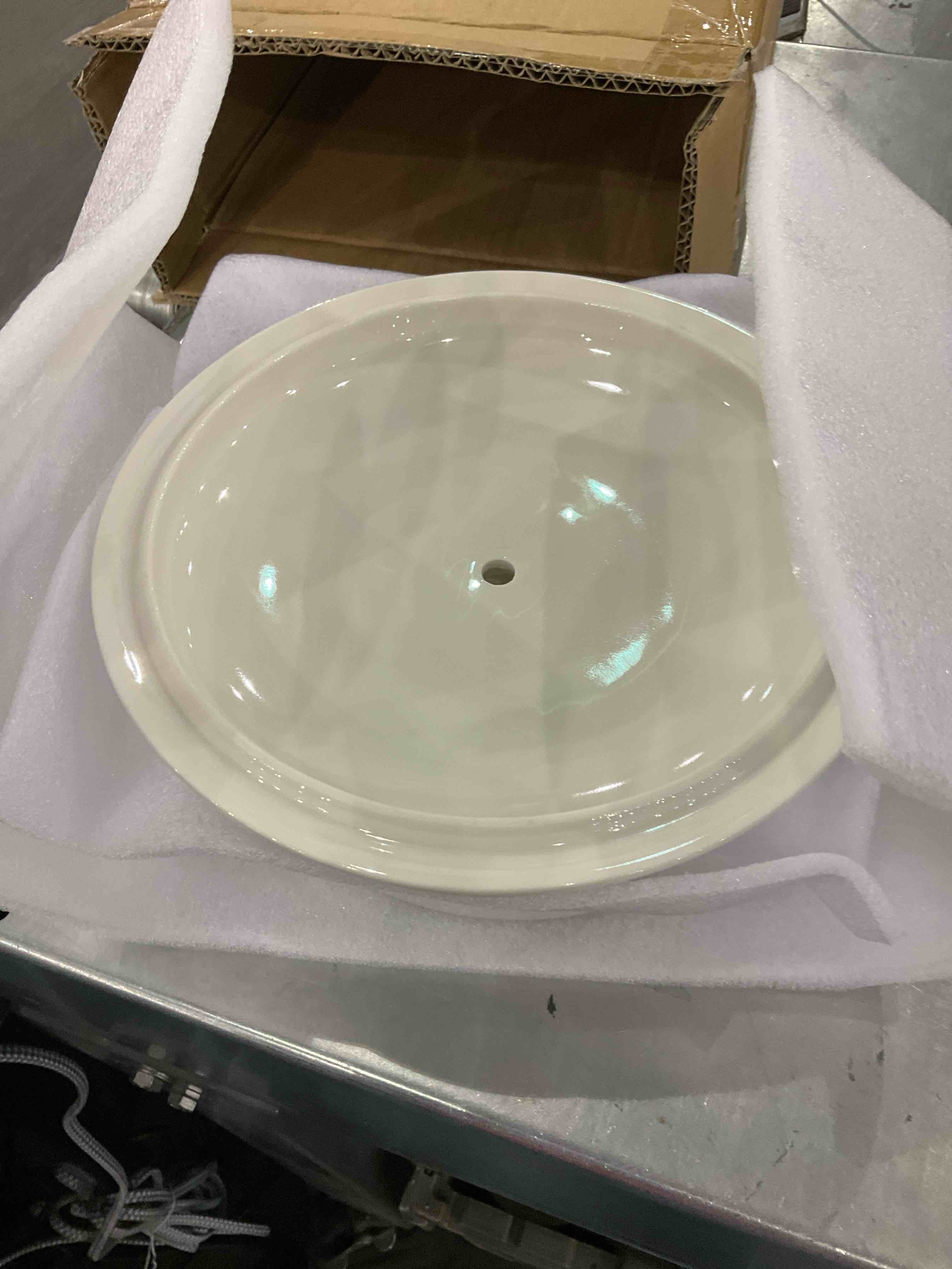 https://s3.amazonaws.com/lotting-images-prod/BargainHunt/EXS01095951_1708951609126.jpeg
