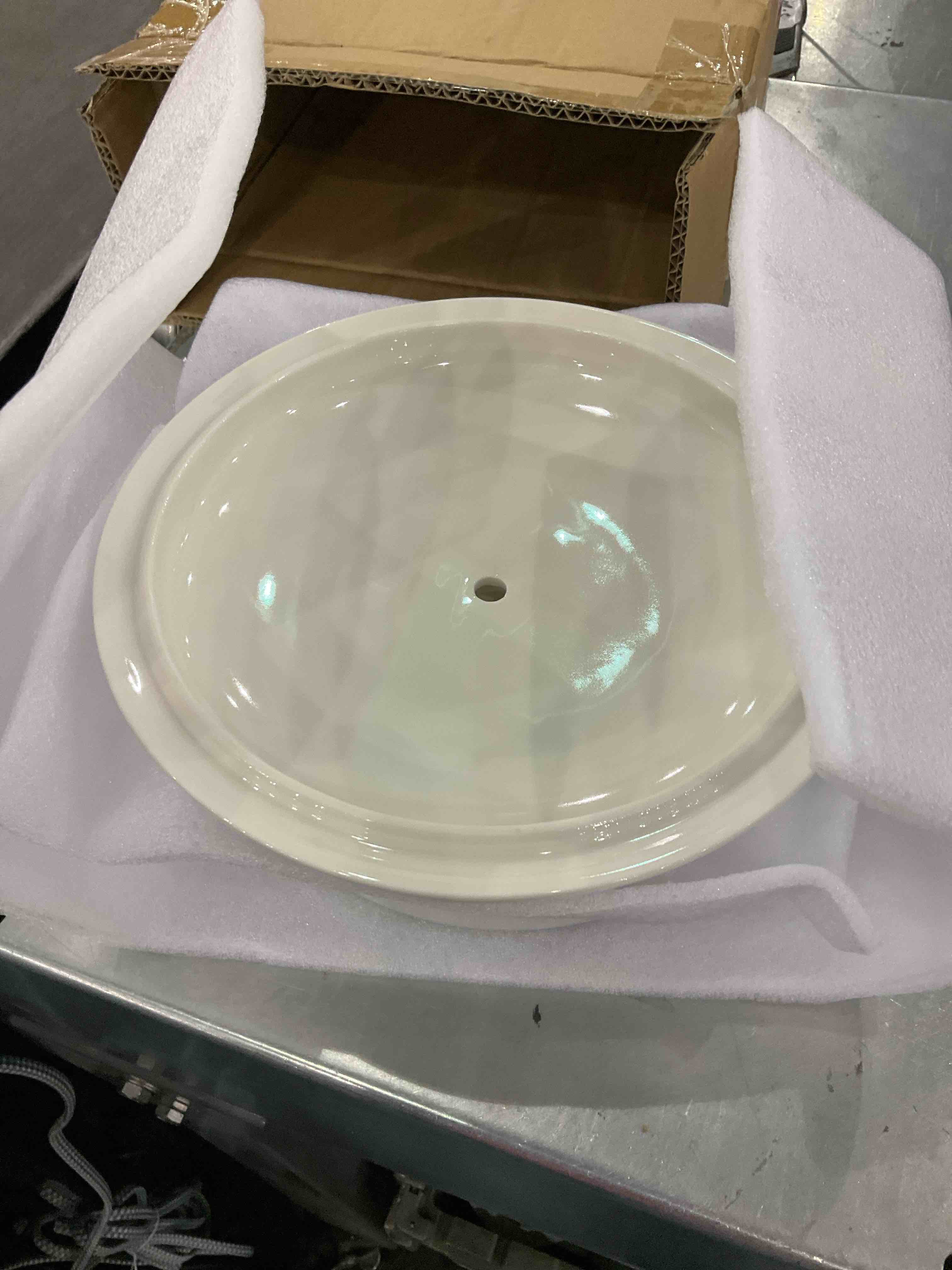 https://s3.amazonaws.com/lotting-images-prod/BargainHunt/EXS01095951_1708951610452.jpeg