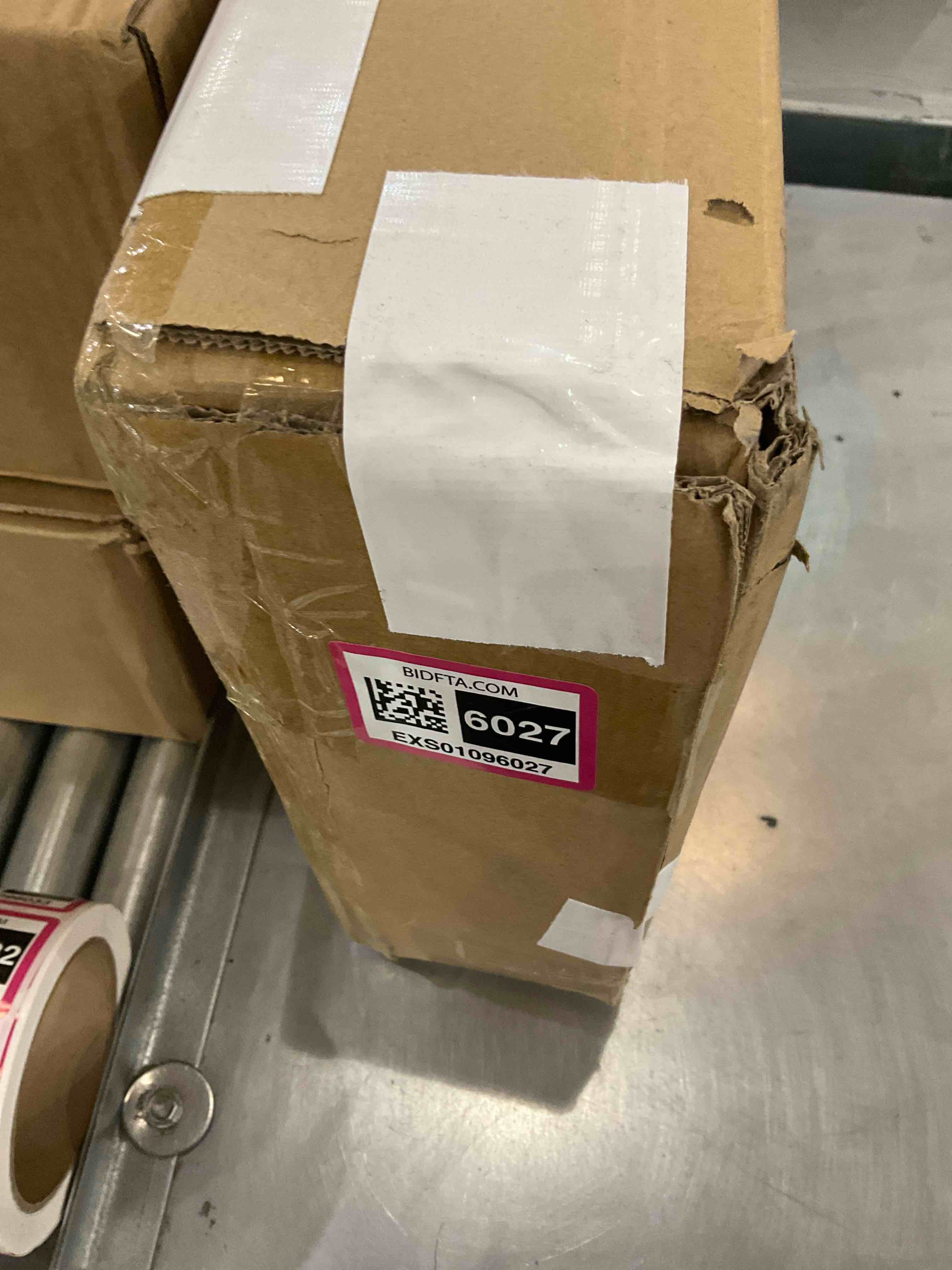 https://s3.amazonaws.com/lotting-images-prod/BargainHunt/EXS01096027_1707941829484.jpeg