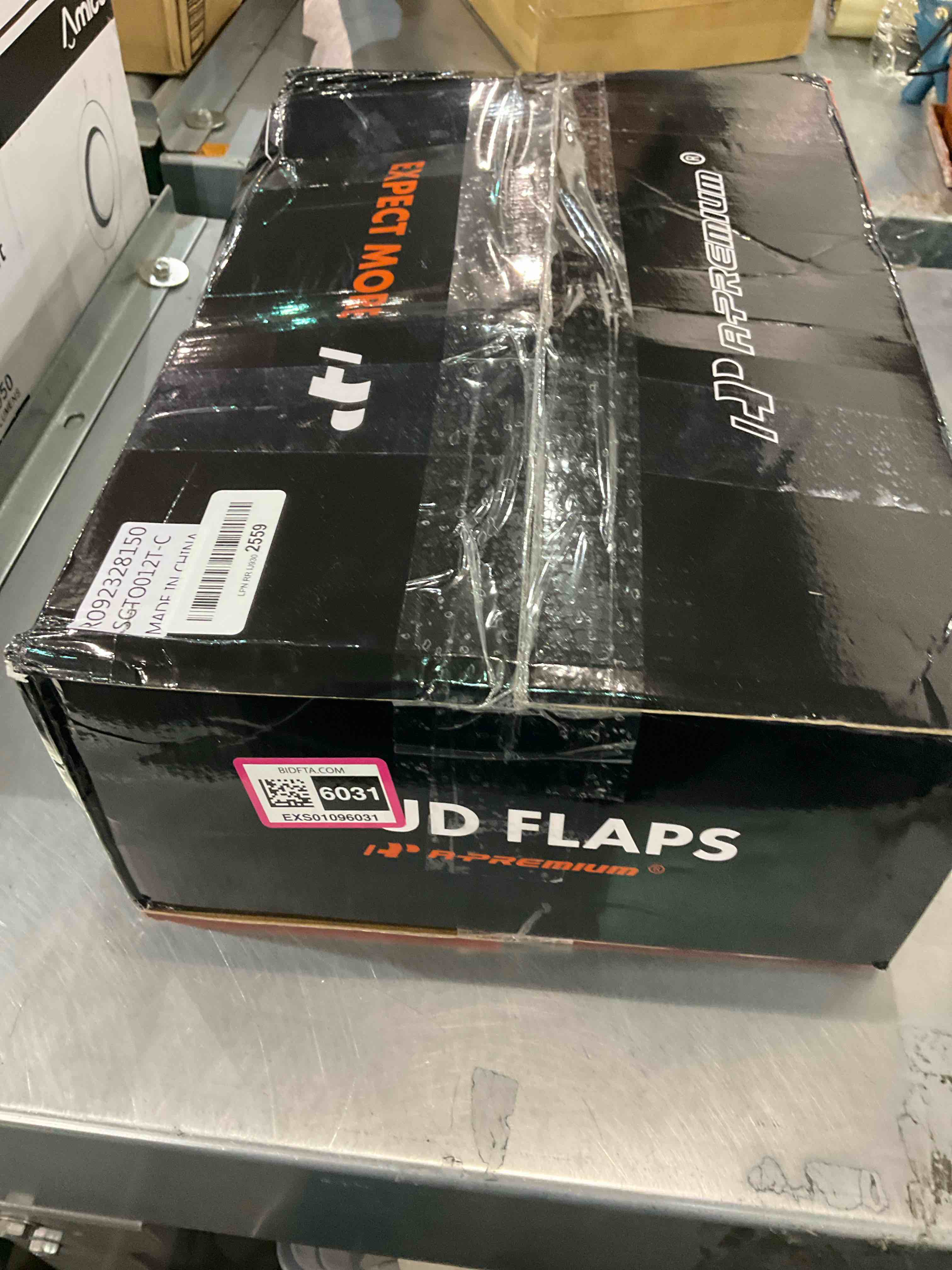 https://s3.amazonaws.com/lotting-images-prod/BargainHunt/EXS01096031_1707999573646.jpeg