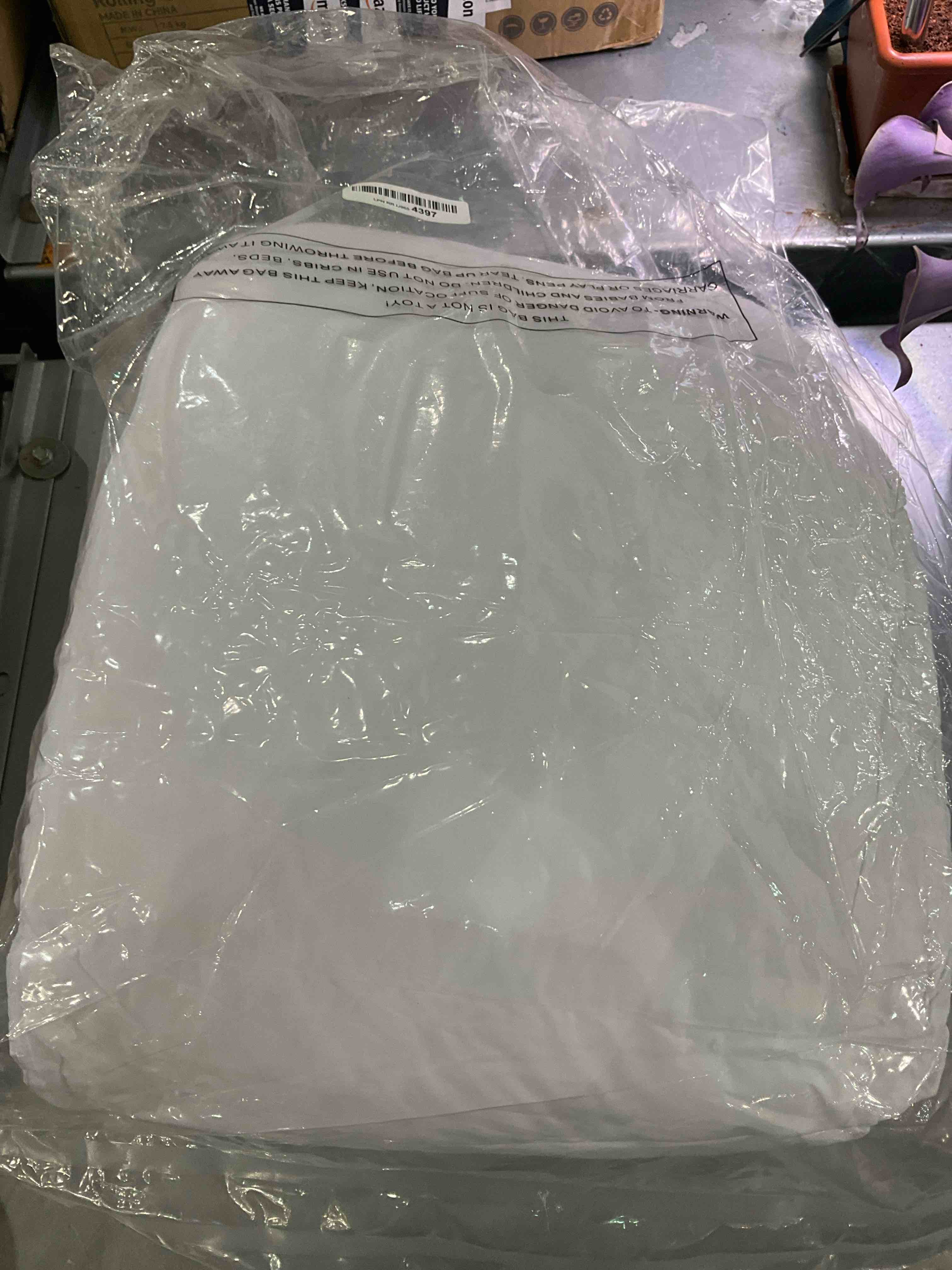 https://s3.amazonaws.com/lotting-images-prod/BargainHunt/EXS01096033_1707999737797.jpeg