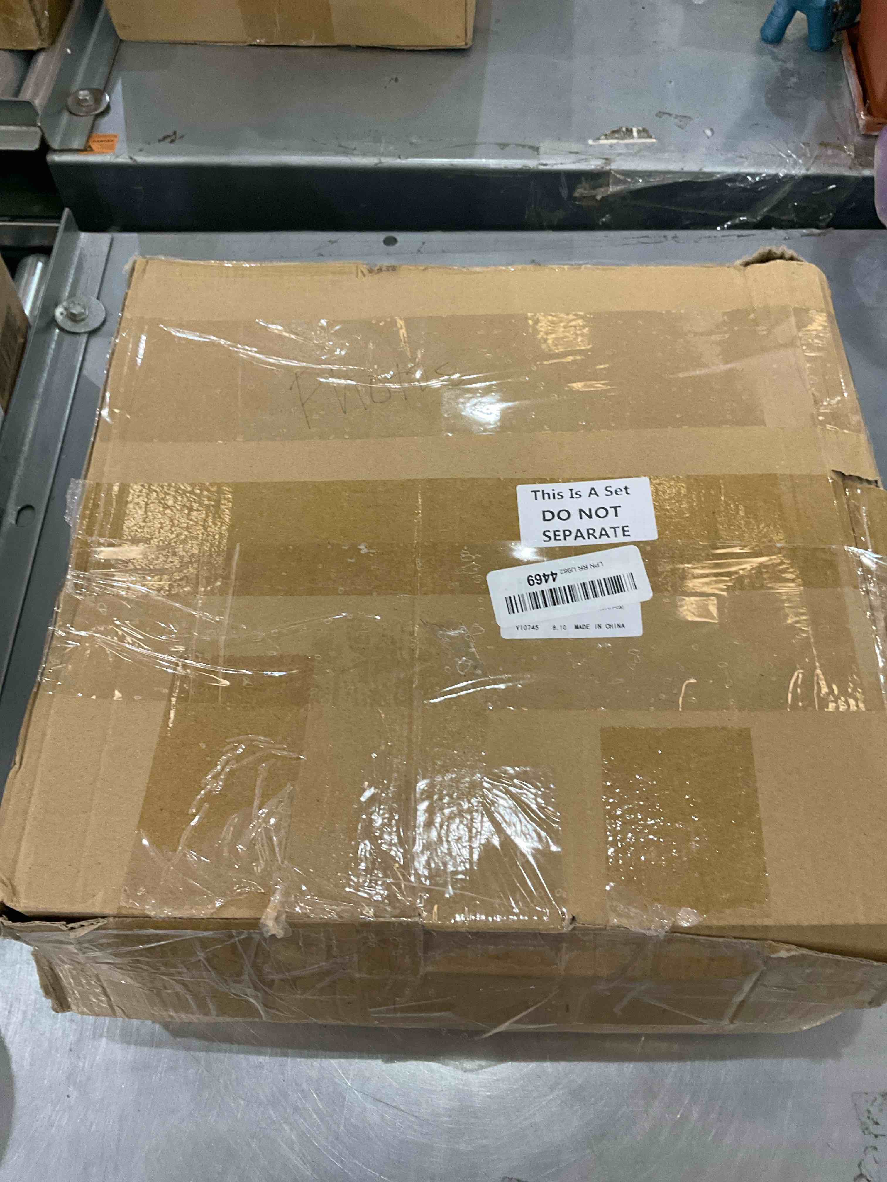 https://s3.amazonaws.com/lotting-images-prod/BargainHunt/EXS01096281_1708107943790.jpeg