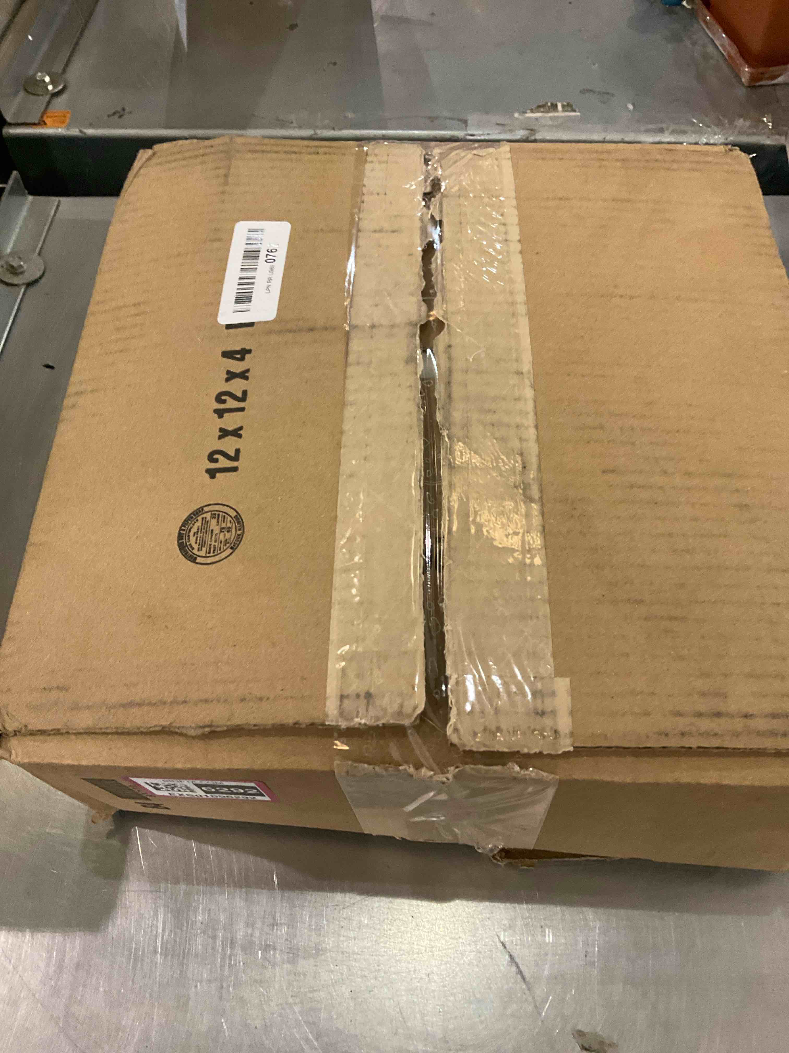 https://s3.amazonaws.com/lotting-images-prod/BargainHunt/EXS01096292_1708109421393.jpeg