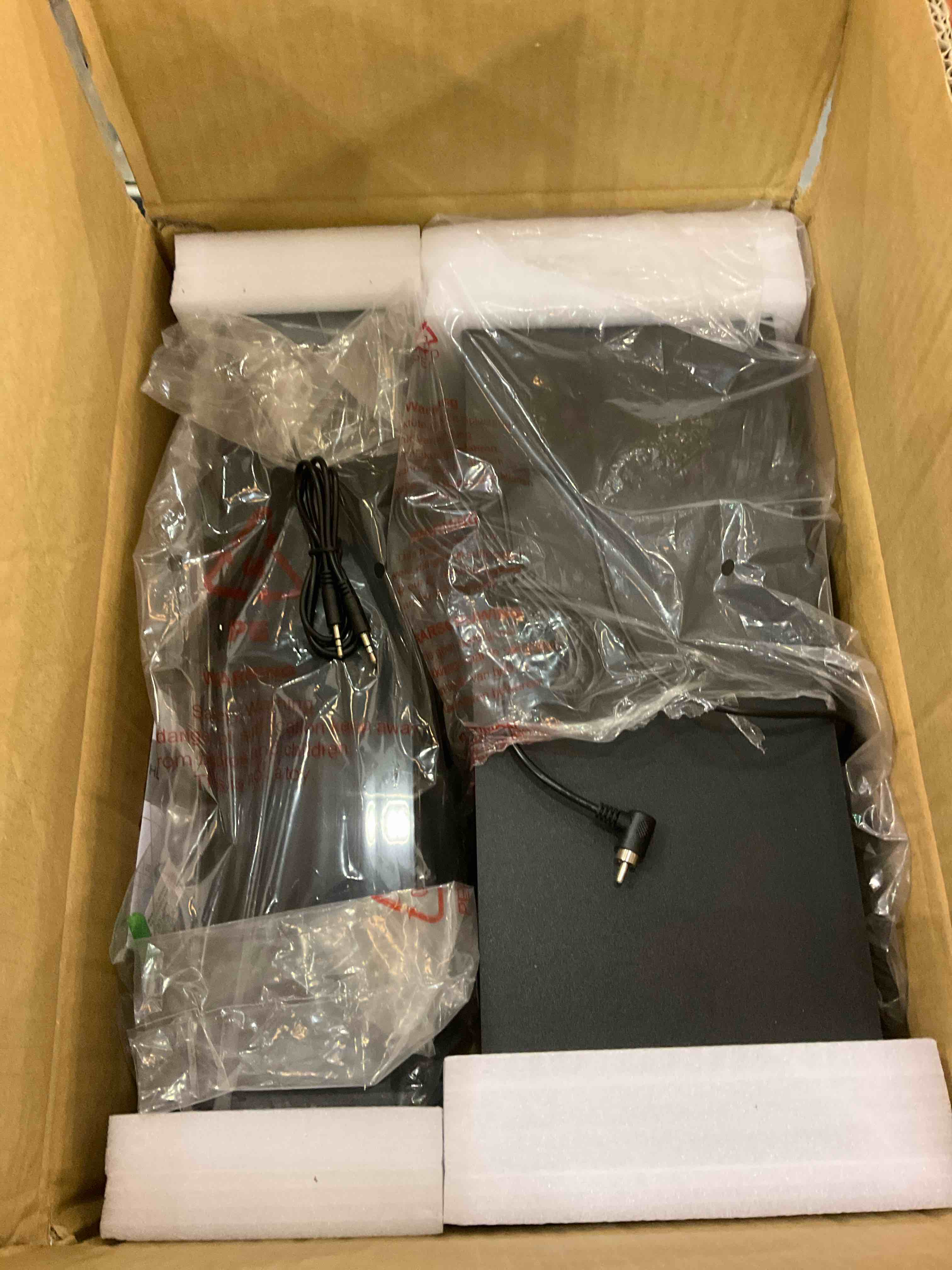 https://s3.amazonaws.com/lotting-images-prod/BargainHunt/EXS01096293_1708109479697.jpeg
