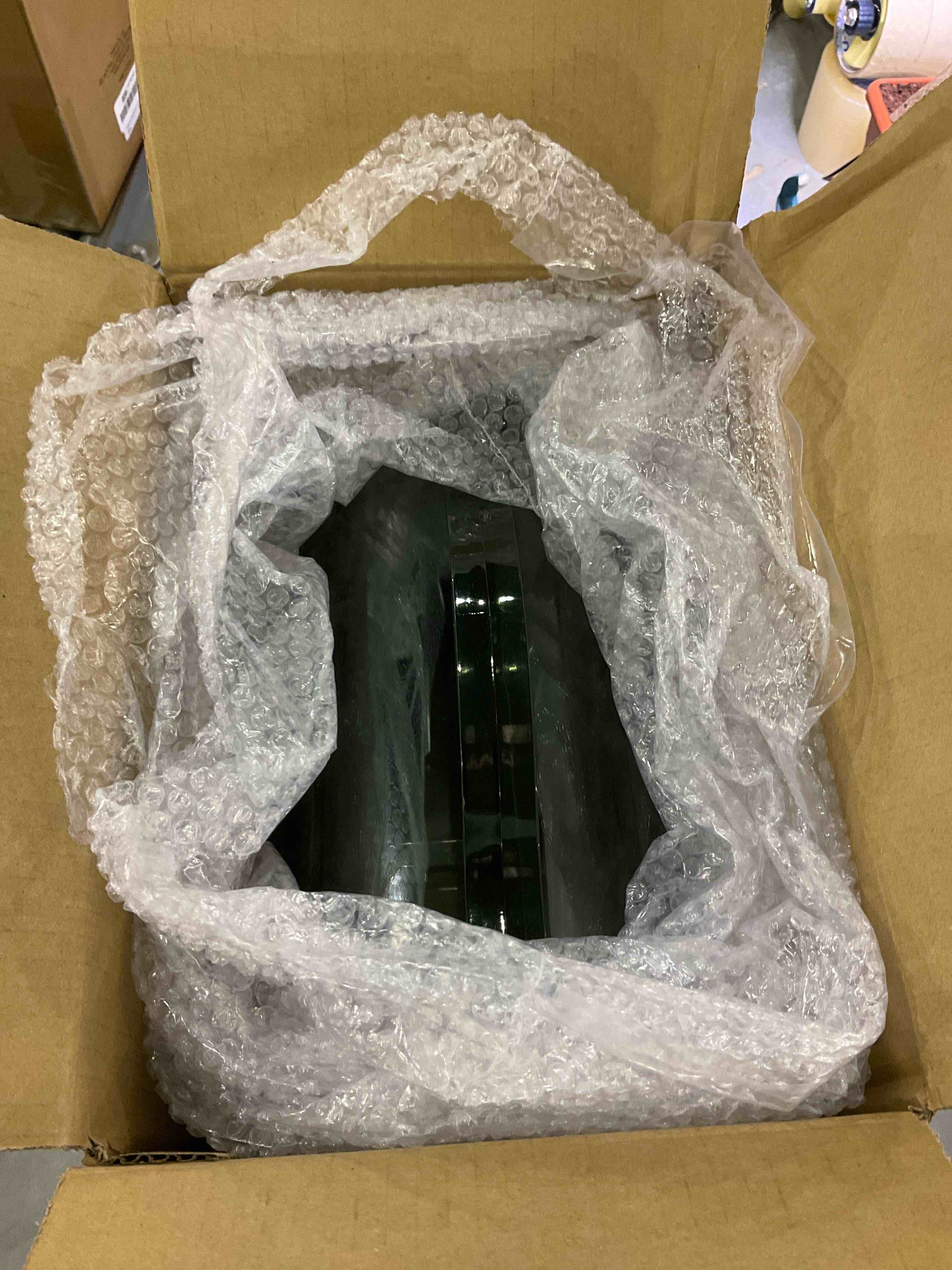 https://s3.amazonaws.com/lotting-images-prod/BargainHunt/EXS01096354_1708347637232.jpeg