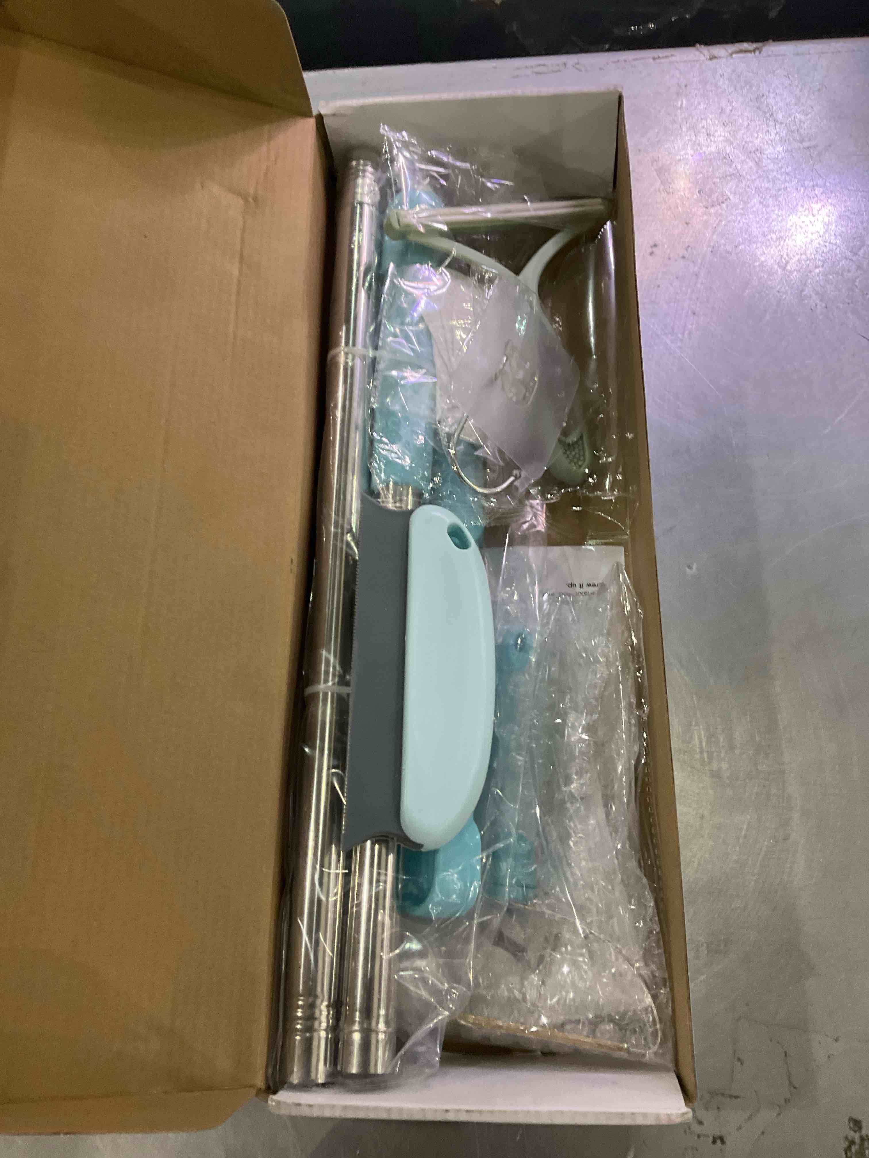 https://s3.amazonaws.com/lotting-images-prod/BargainHunt/EXS01096355_1708347713929.jpeg