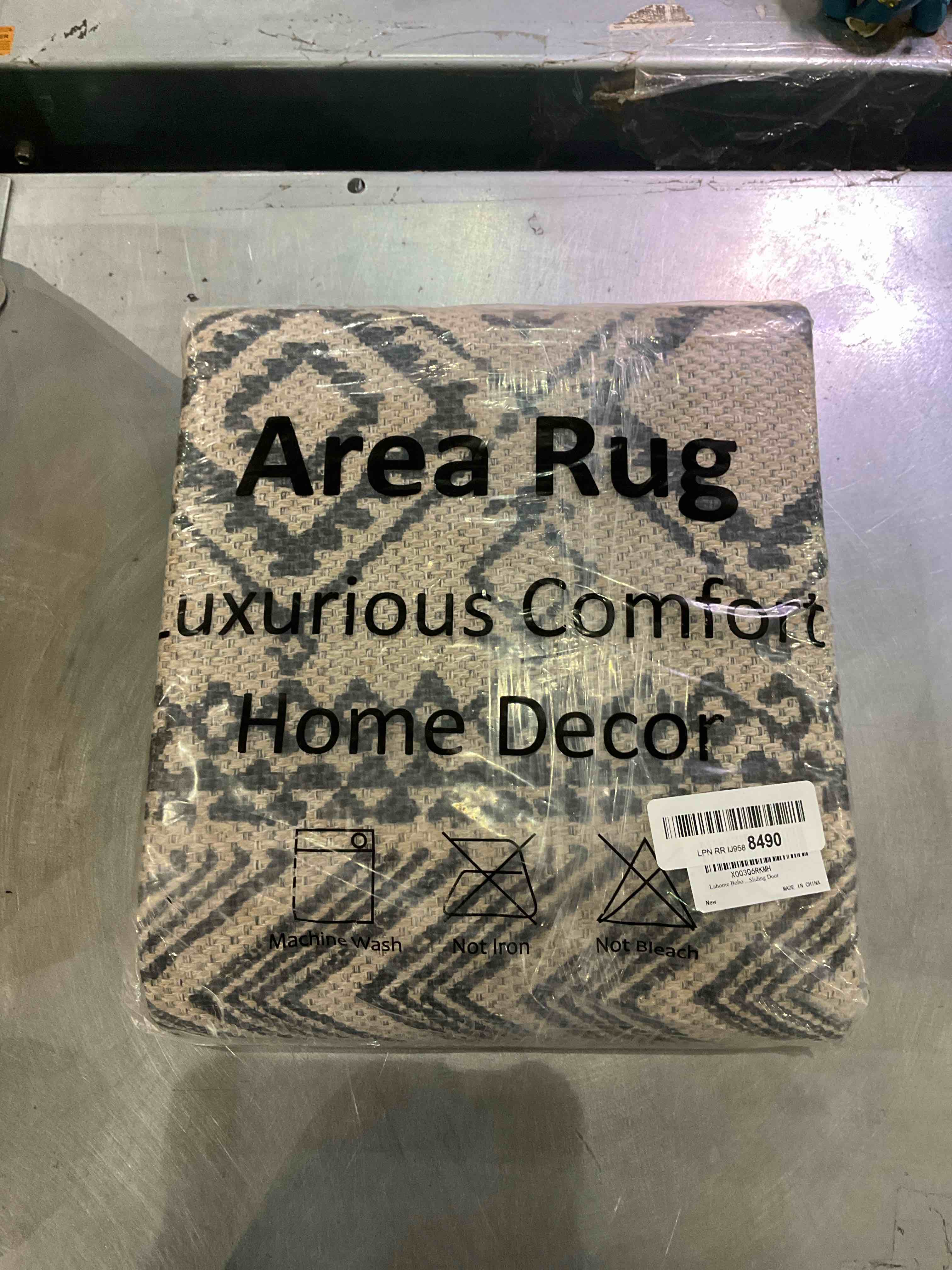 https://s3.amazonaws.com/lotting-images-prod/BargainHunt/EXS01096356_1708347765939.jpeg