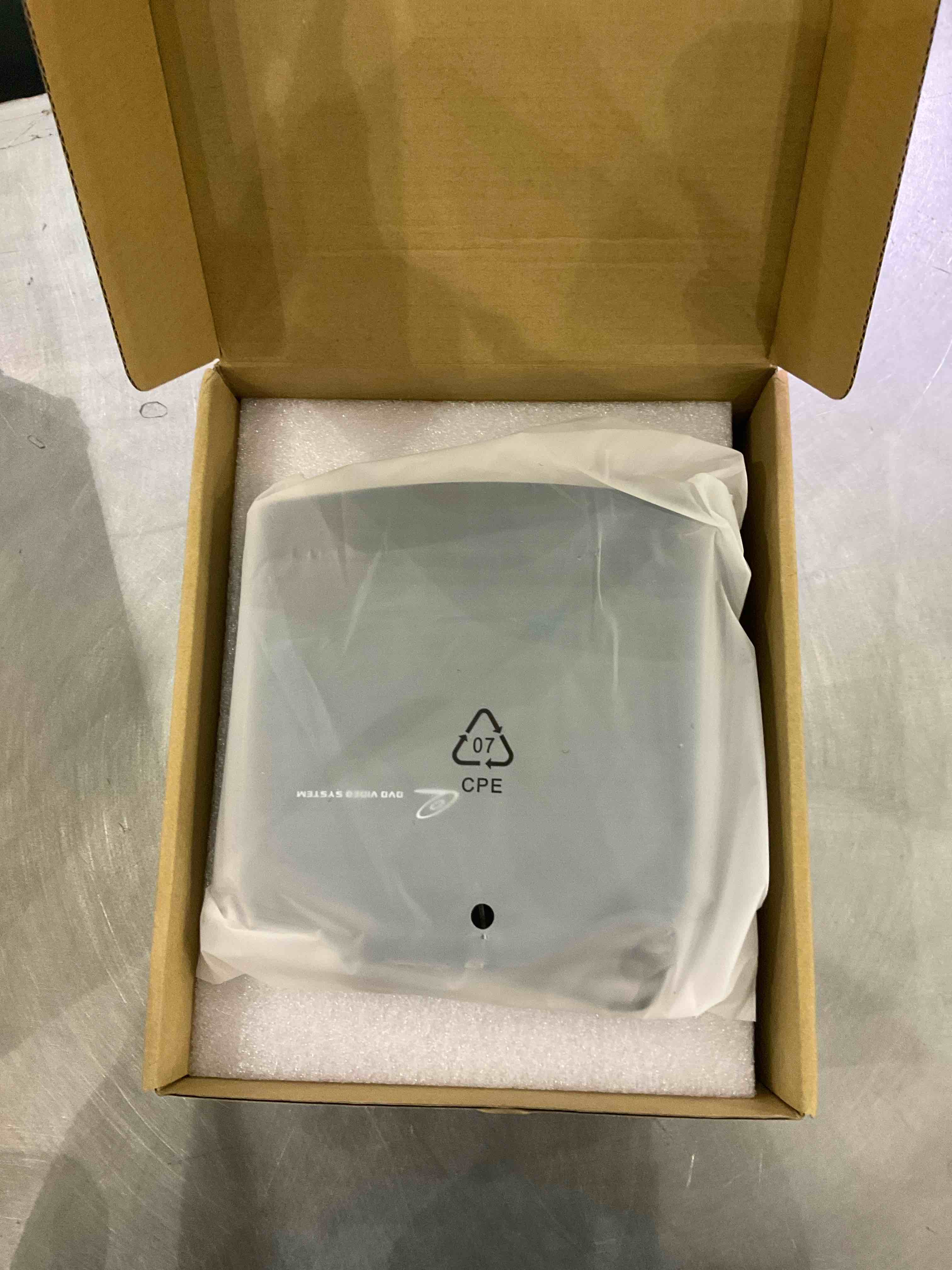 https://s3.amazonaws.com/lotting-images-prod/BargainHunt/EXS01096357_1708347806971.jpeg