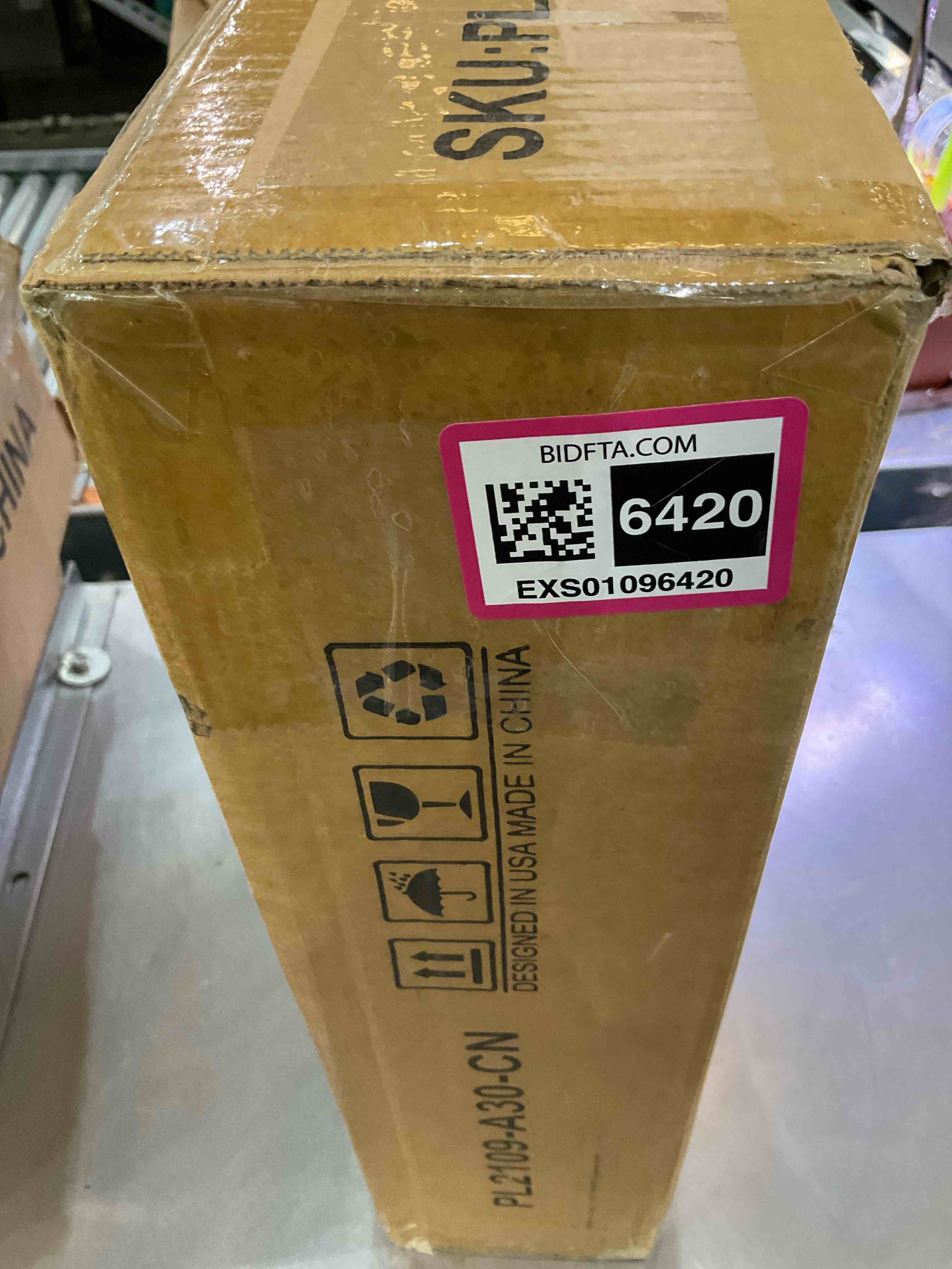 https://s3.amazonaws.com/lotting-images-prod/BargainHunt/EXS01096420_1708356621896.jpeg